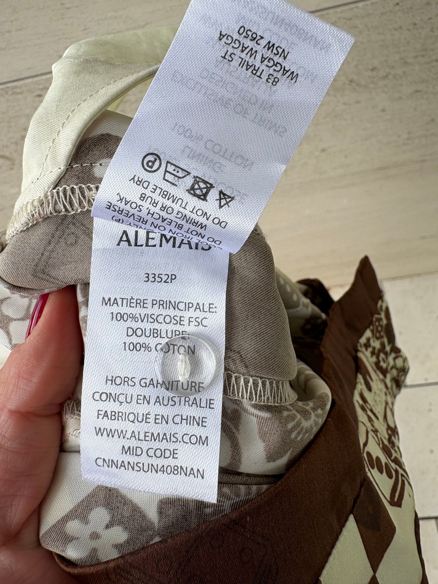 ALÉMAIS. Conjunto fluido satinado estampado