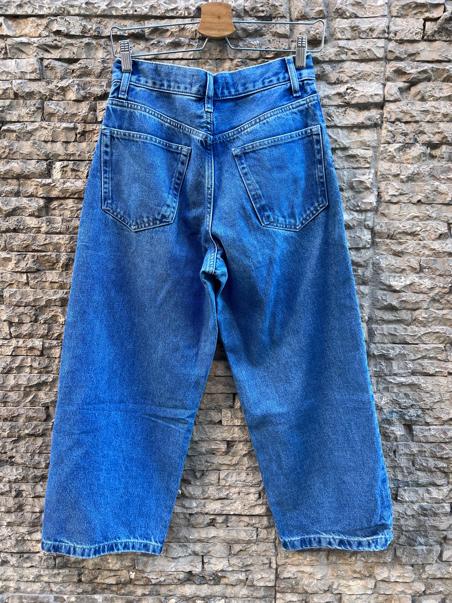 ZARA. Denim slouchy abotonado . T 34