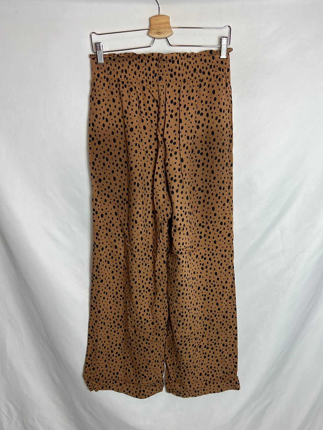 ABERCROMBIE&FITCH. Flowy brown trousers with Ts print