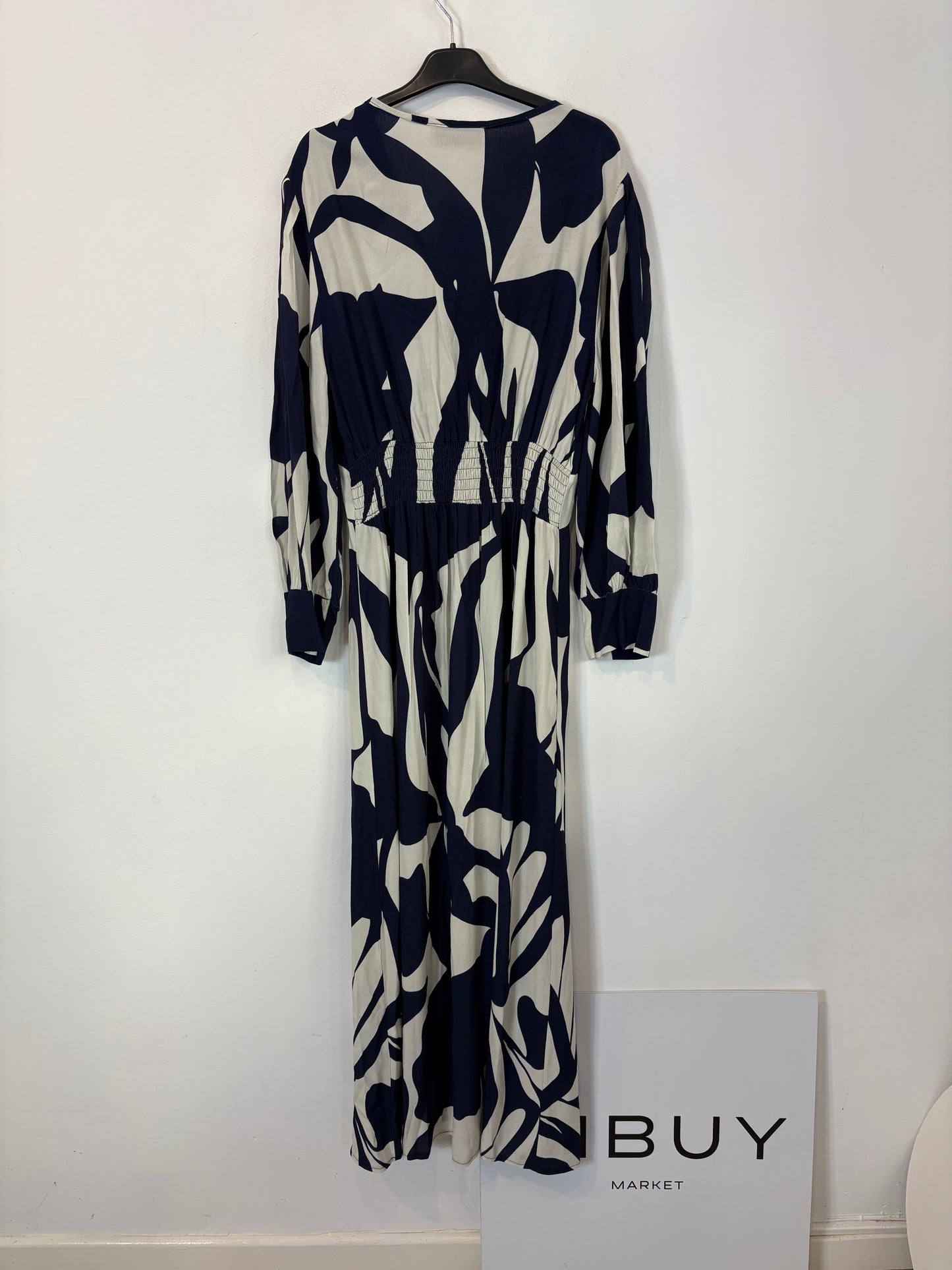 JUAN AVELLANEDA. Vestido largo estampado azules