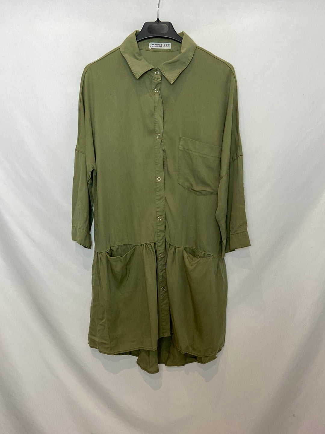 ZARA. Green buttoned Ts dress Hibuy market ZARA. Green buttoned Ts dress Hibuy market