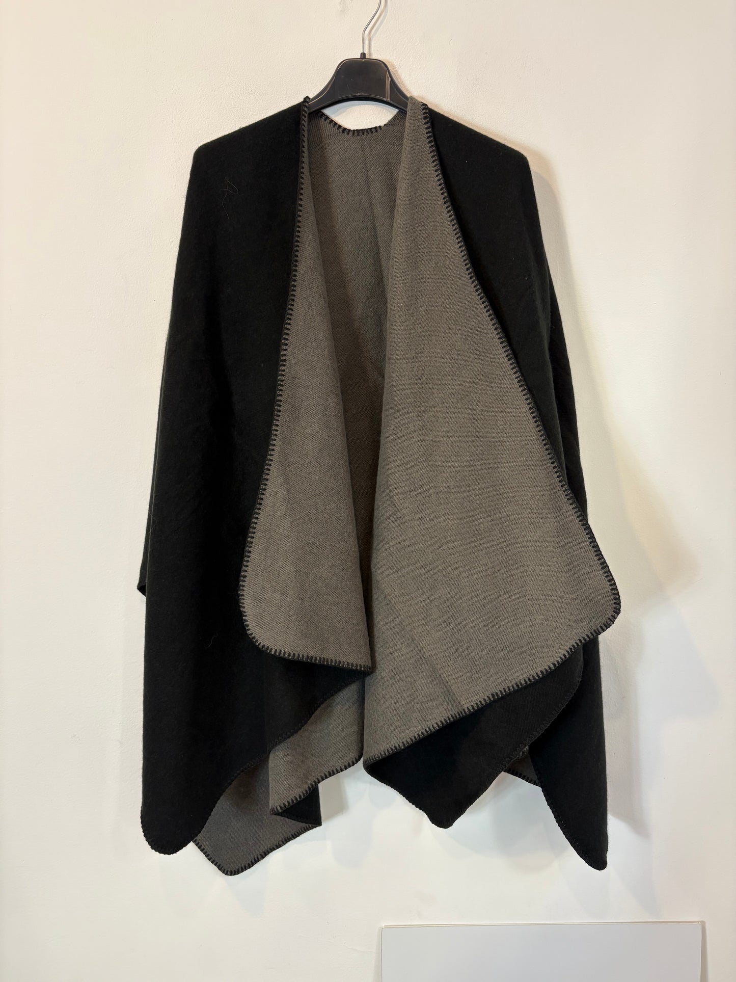 BARILOCHE. Houndstooth trousers size 36