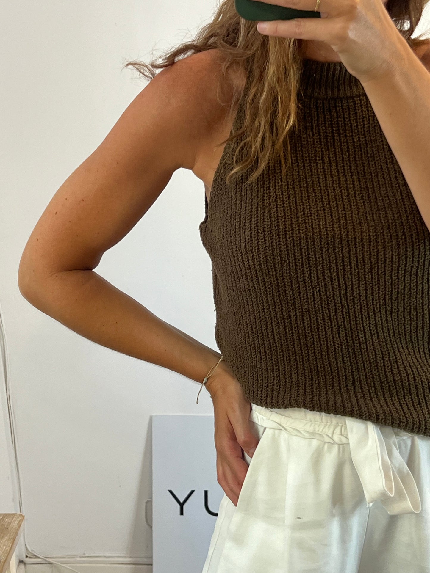 MANGO. Top punto halter verde. T L