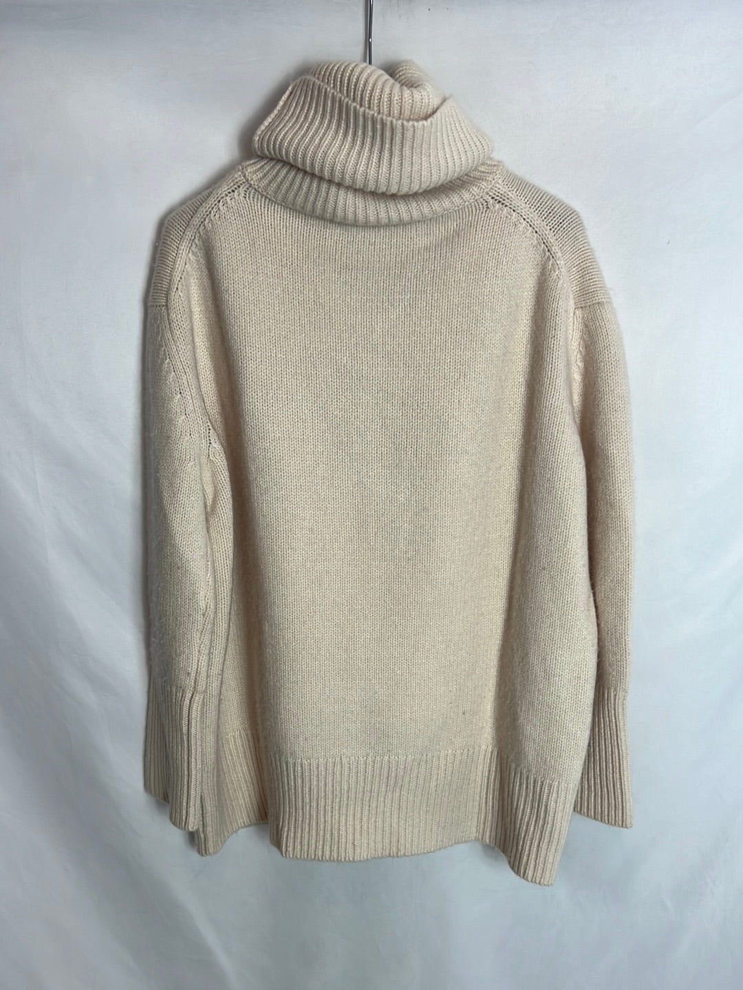 ZARA. Jersey cashmere cuello vuelto. T S