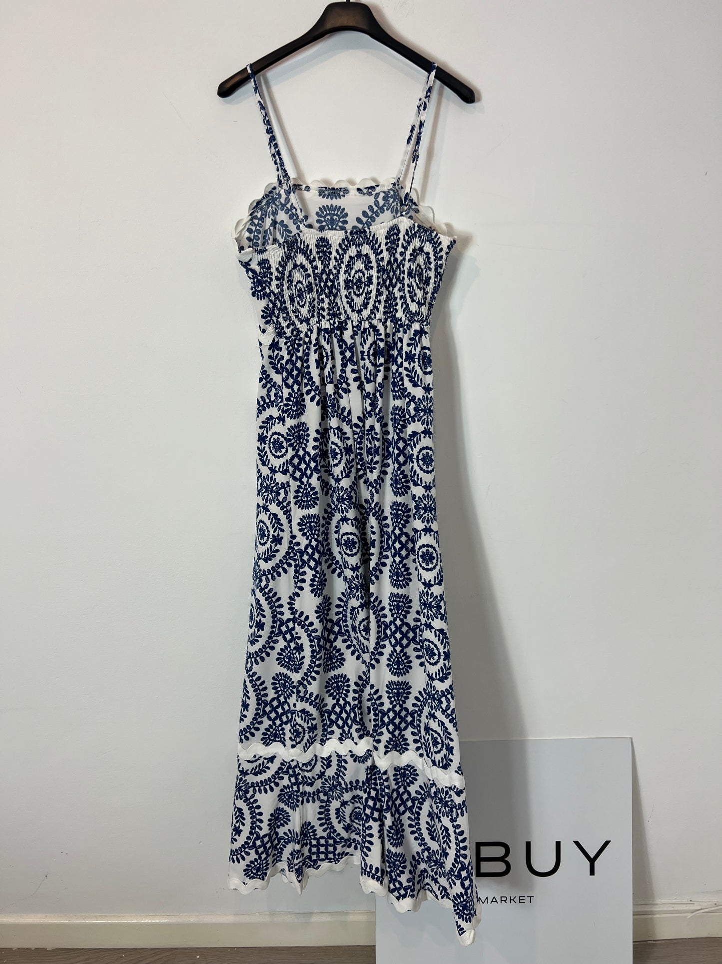 OTHERS. White dress with blue flowers Your(s)