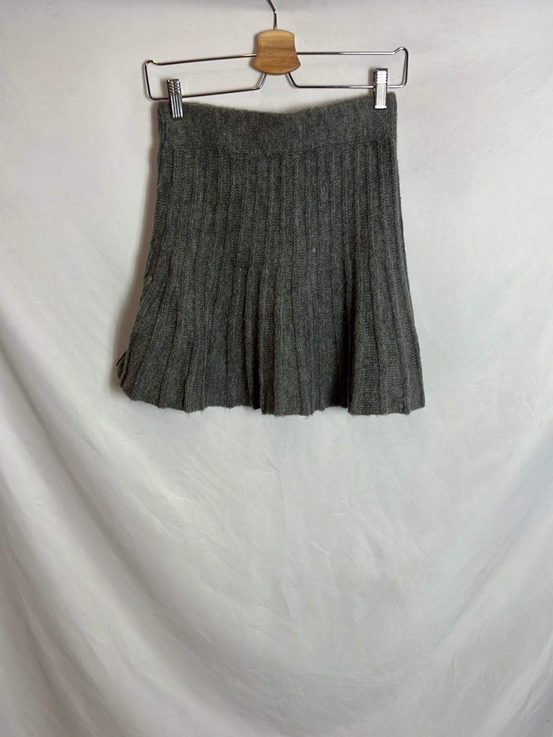 ZARA. Grey Ts knit skirt