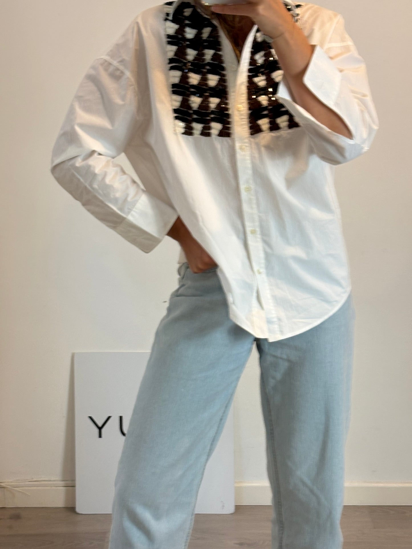 PAROSH. camisa blanca lentejuelas T.s