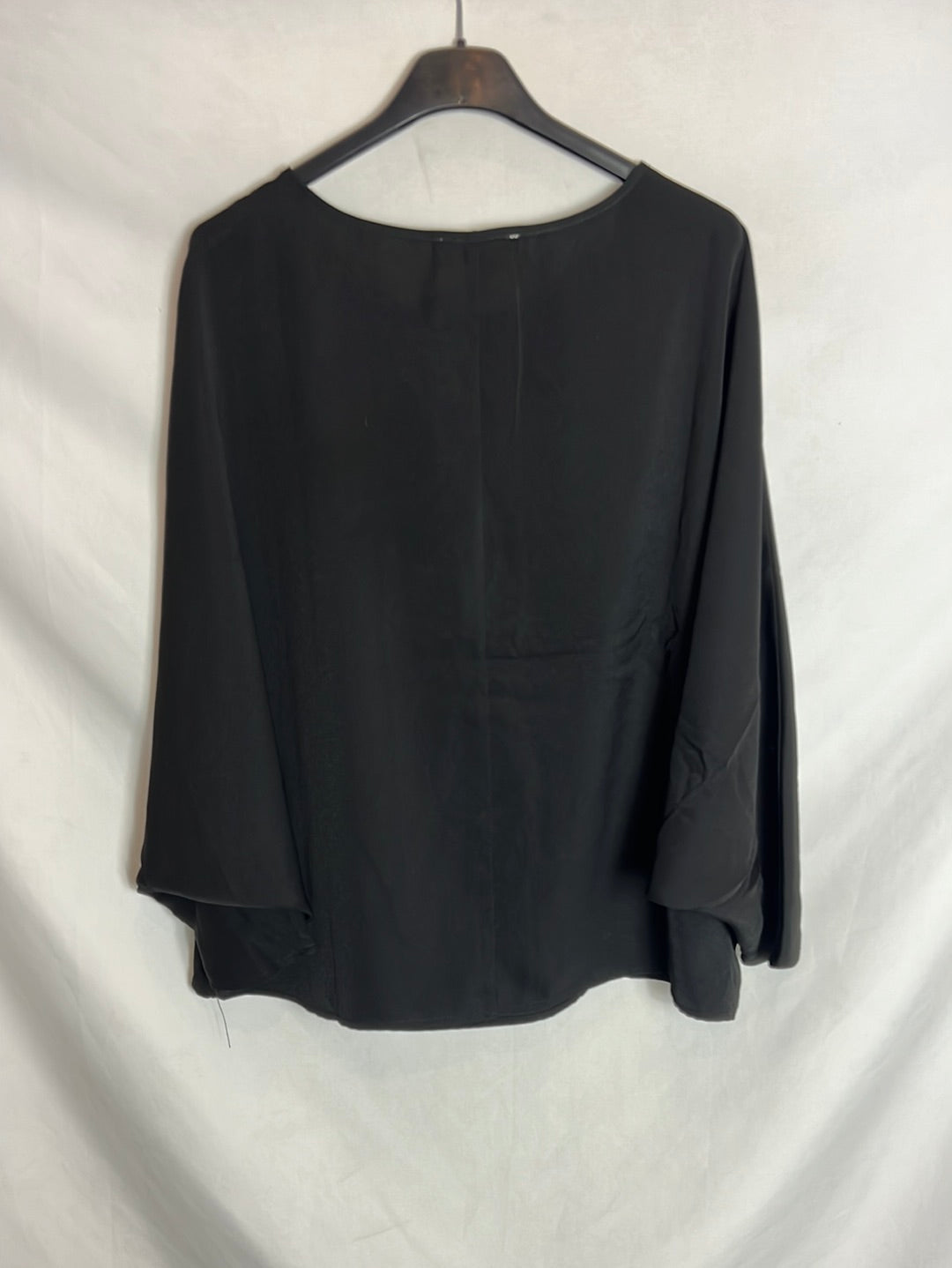 OTHERS. Flowy black cape-style top. TS