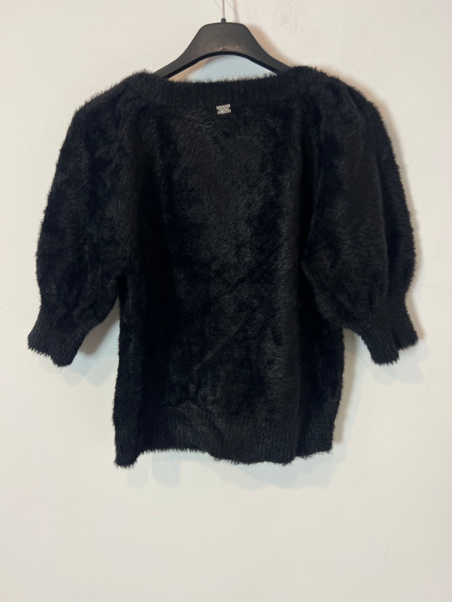 FOR LOVE & LEMONS. Top textura negro abotonado.. T S