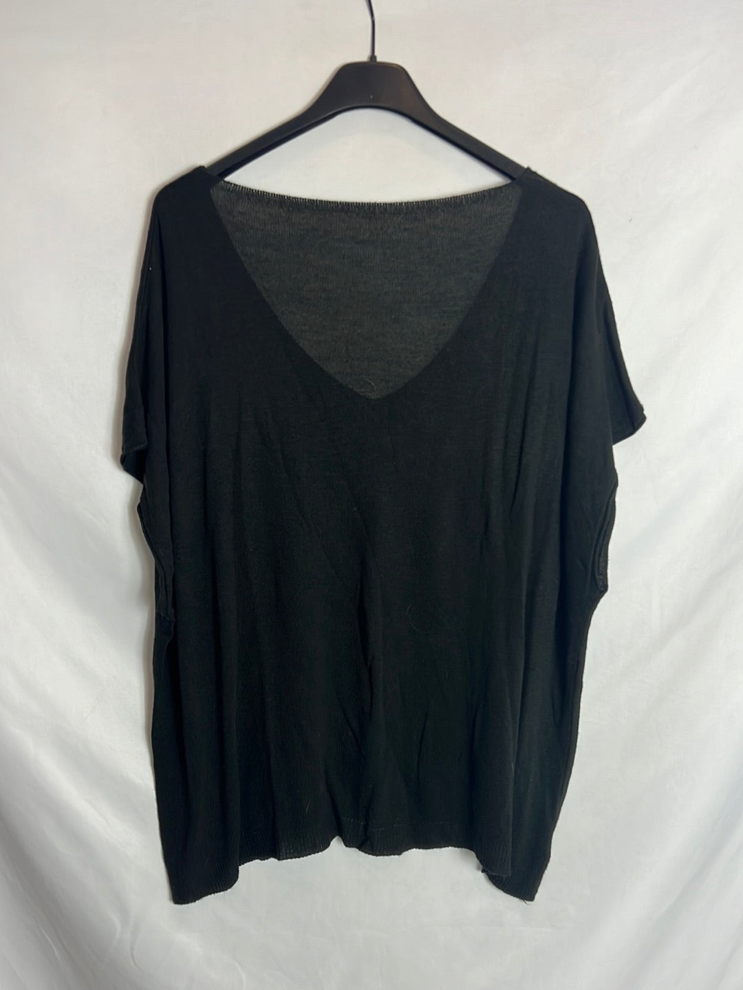 OTRAS. Top punto fluido negro. T M/L