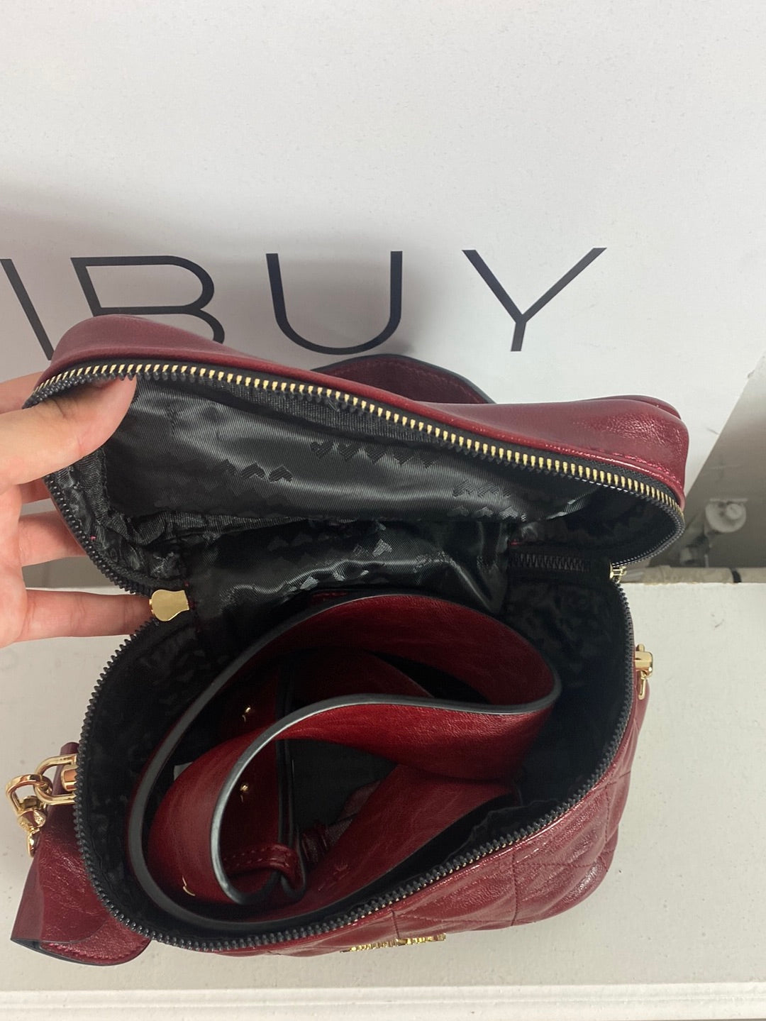 MIMI MUA. Burgundy bag