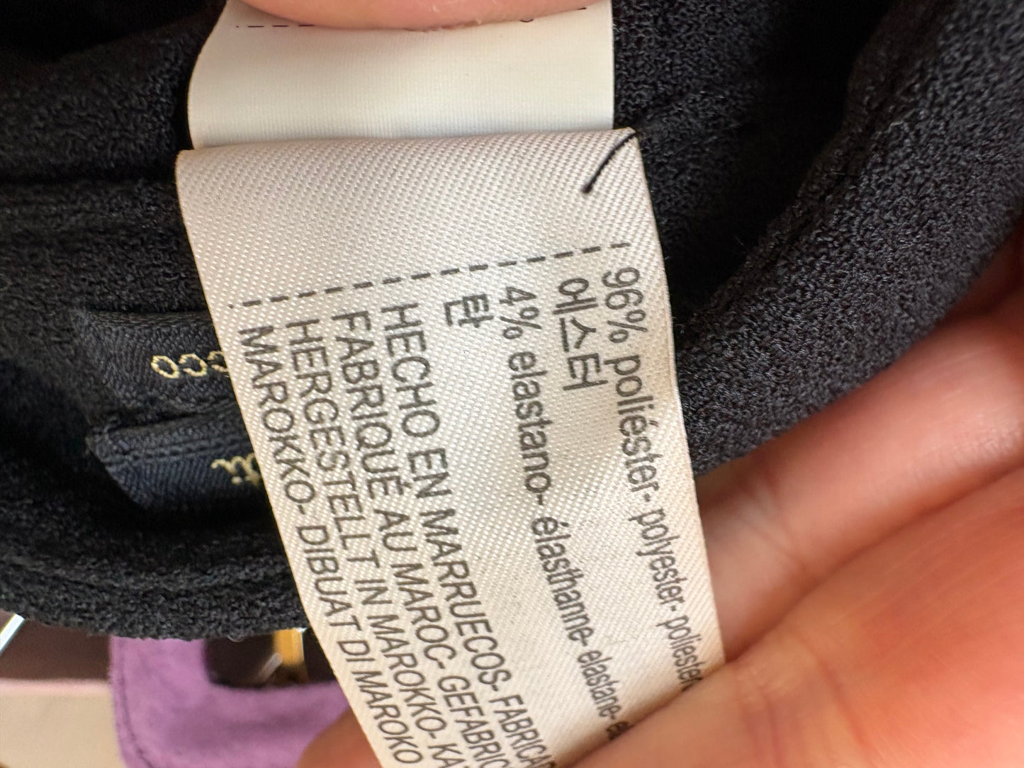 MASSIMO DUTTI. Pantalón negro fluido tablas