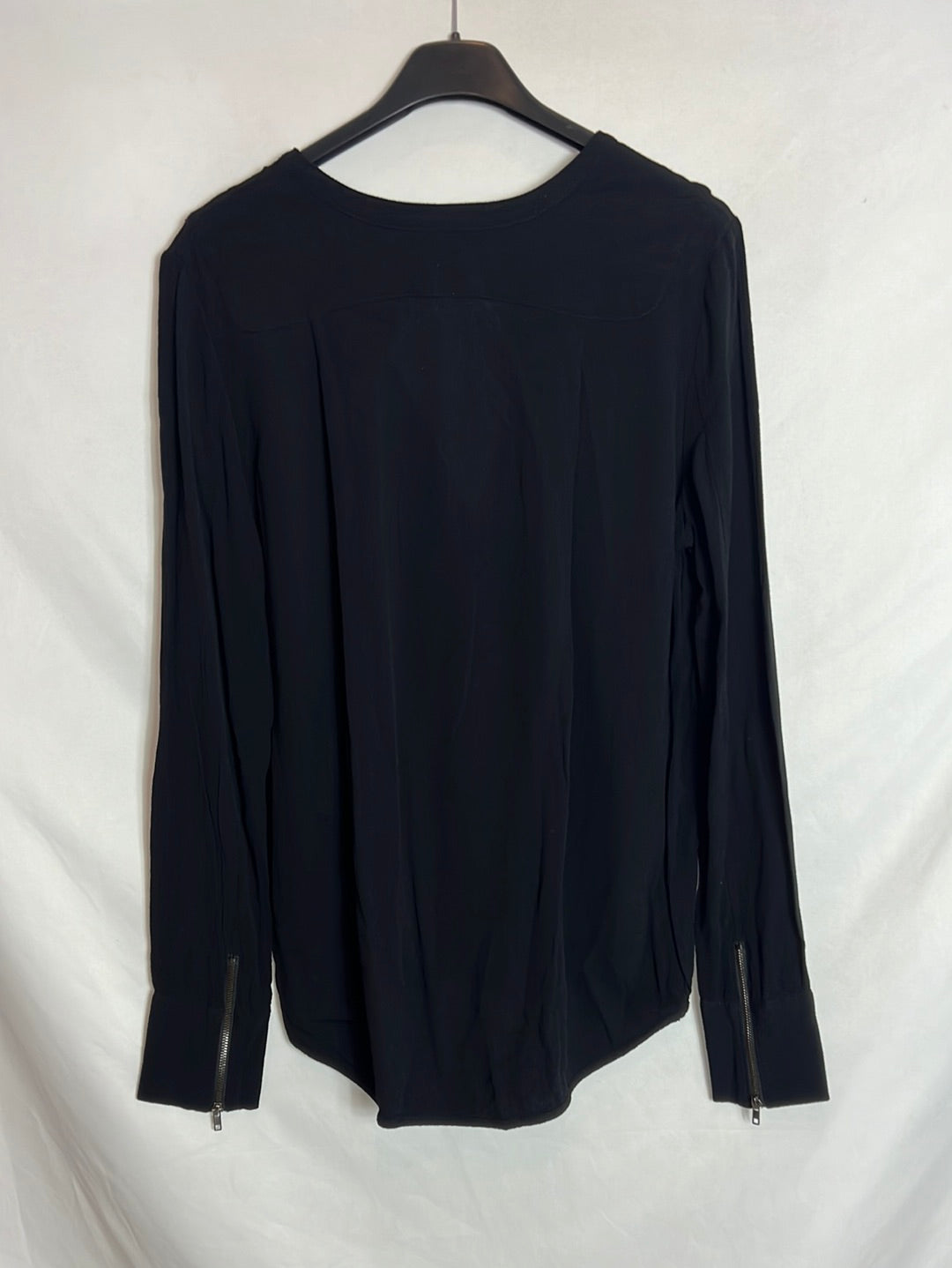 BA&SH. Blusa negro detalle puños . T 2(M)