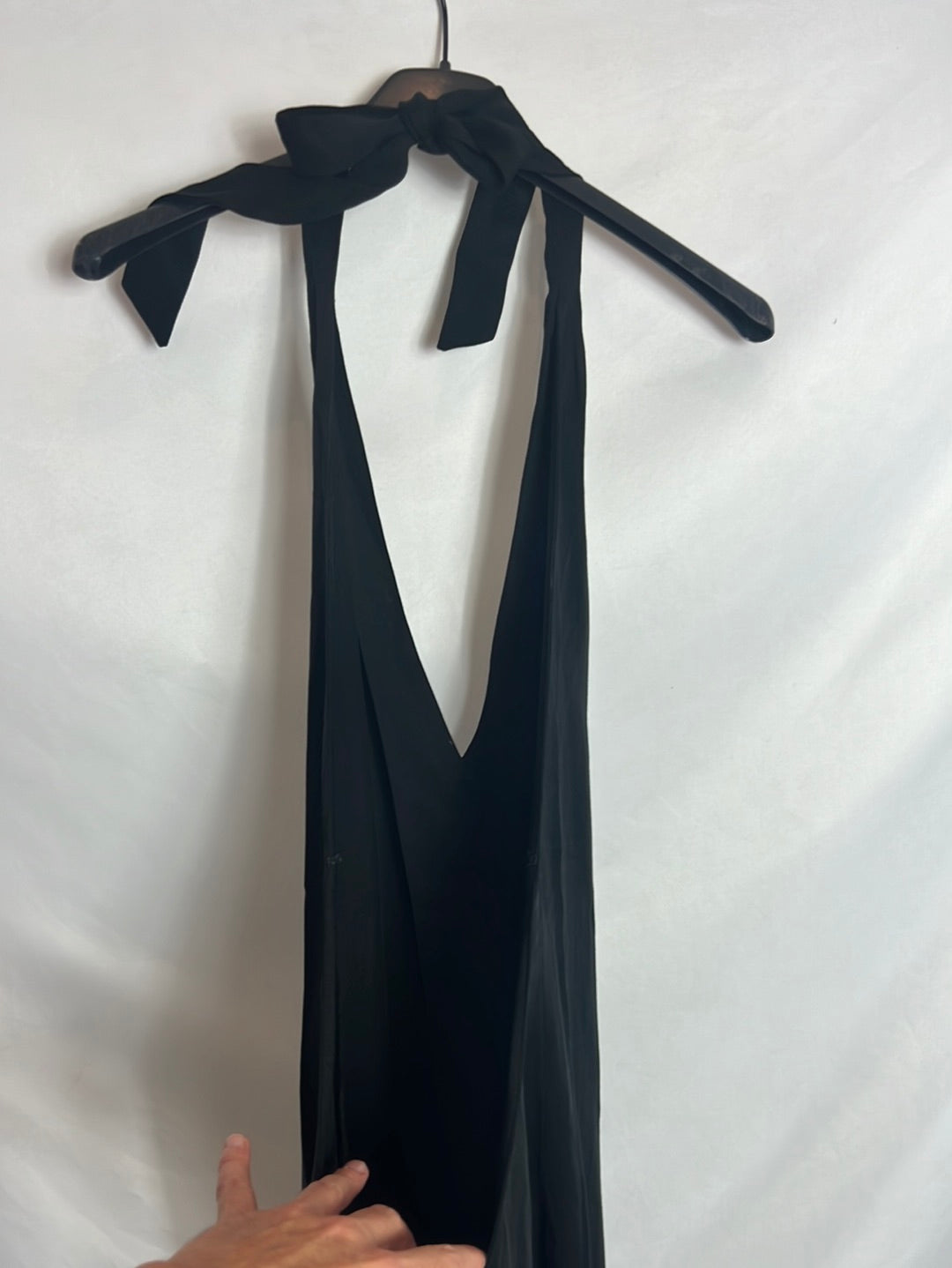 ZARA. Mono negro atado al cuello. T S