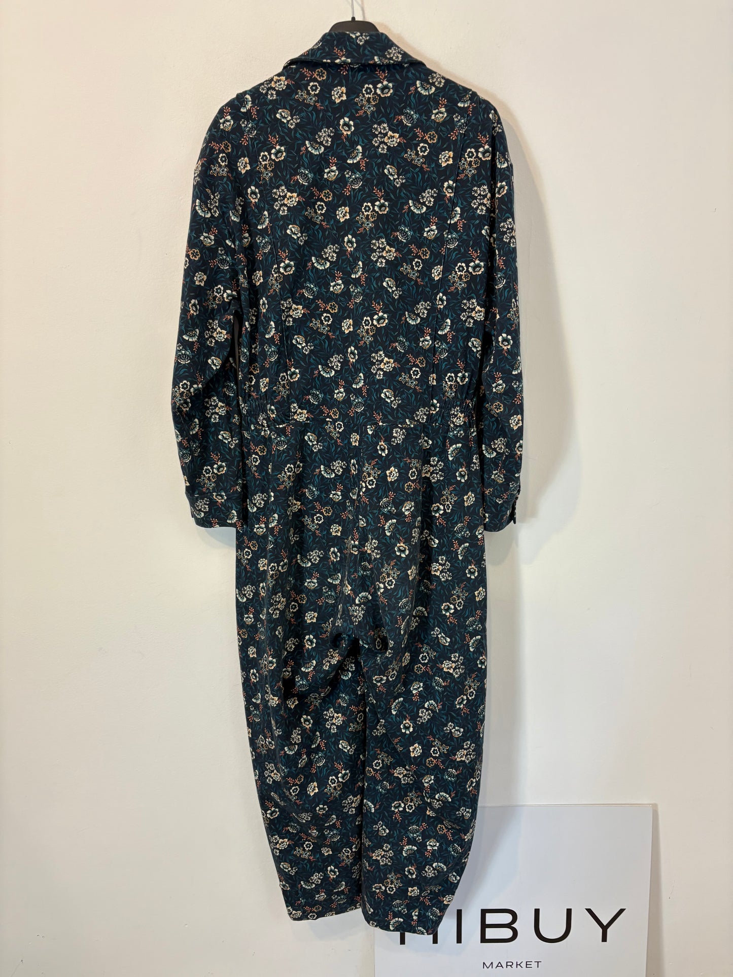 SOPHIE AND LUCIE. Mono largo flores