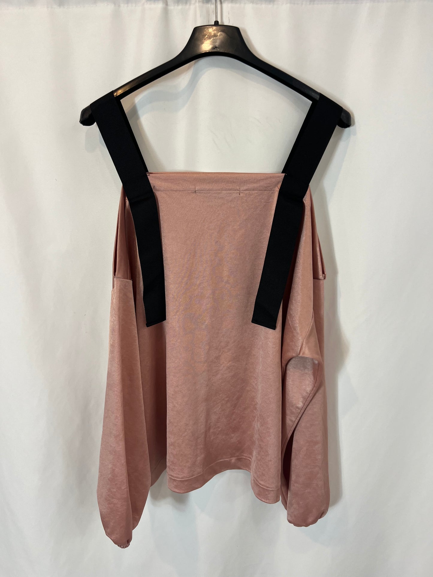 BERSHKA. Flowy pink strappy Ts top