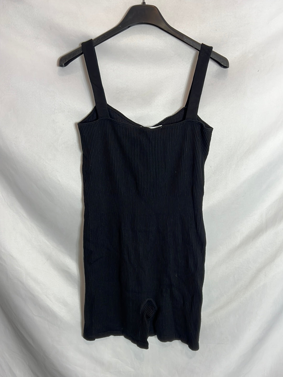 MANGO. Mono elastico negro canalé . T M