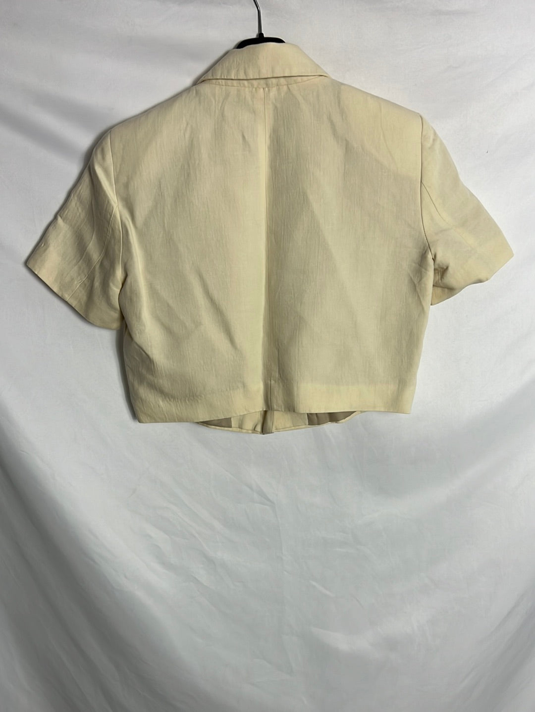 ZARA. Chaqueta crop beige. T S