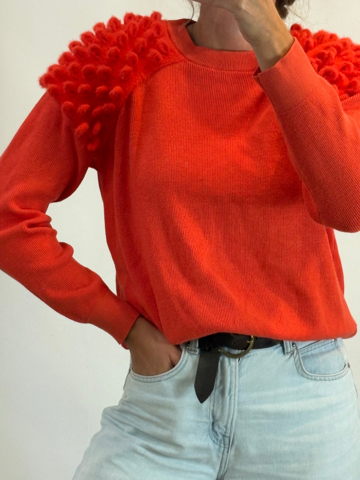 UTERQÜE. Jersey rojo detalle hombros