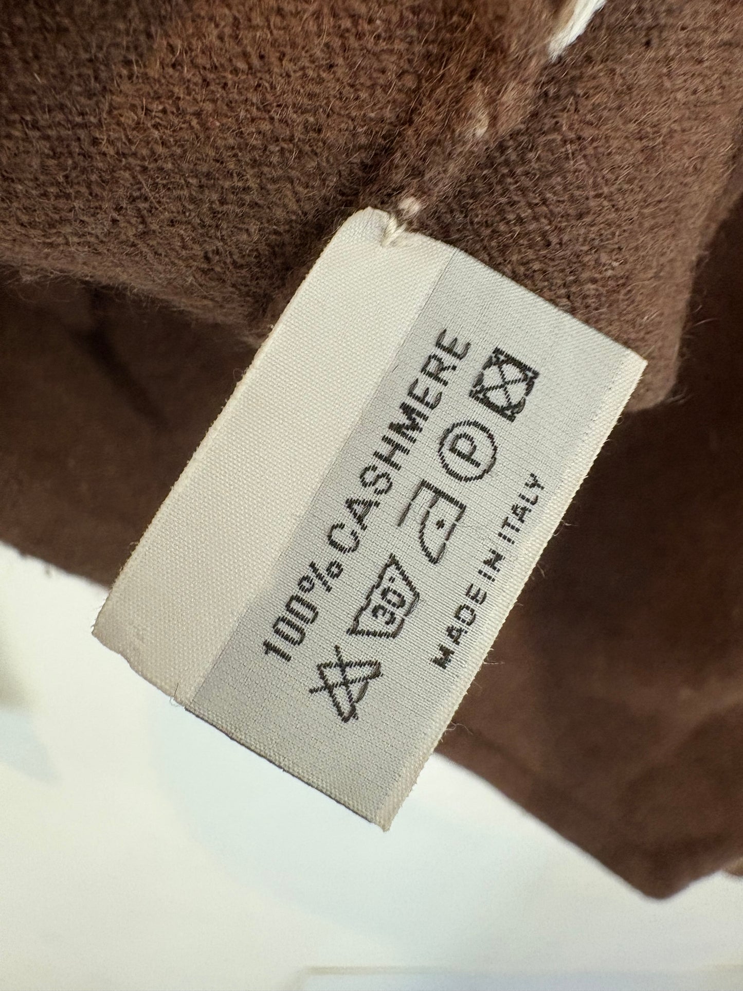 OTHERS. Brown cashmere turtleneck sweater. TS