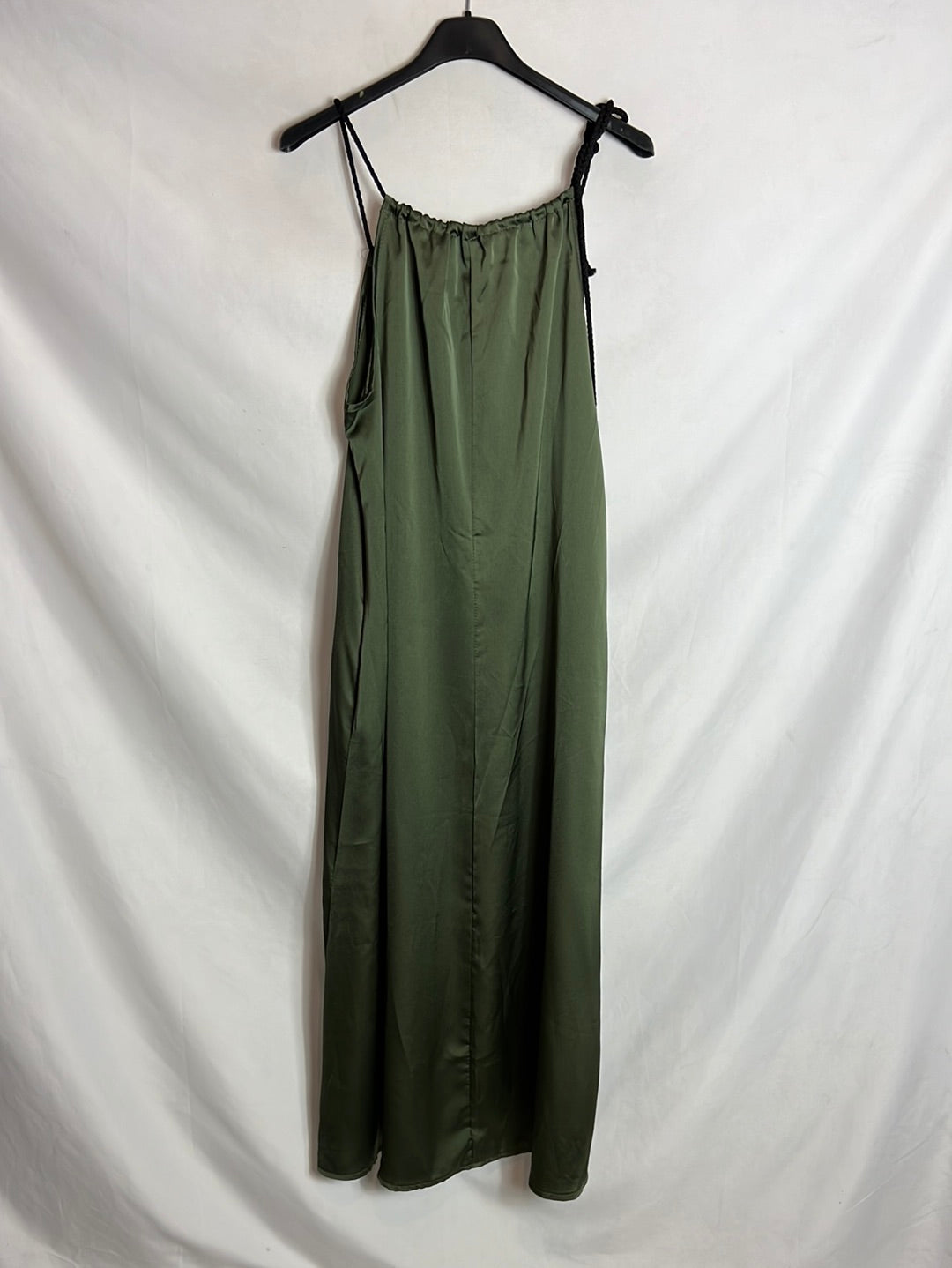 VALENTINA. Vestido verde midi satinado. T 34