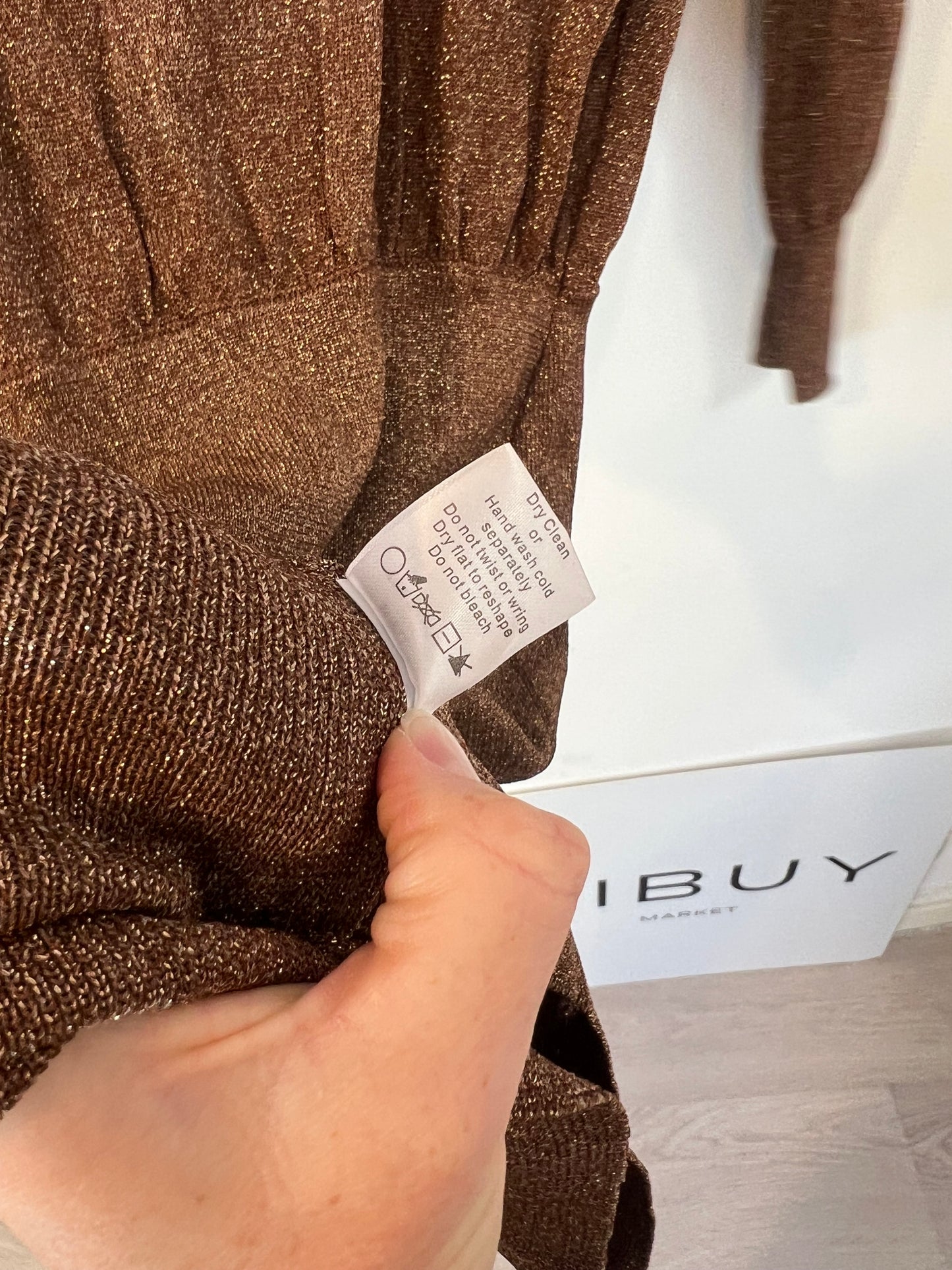 SUPERDOWN. Vestido punto hilos