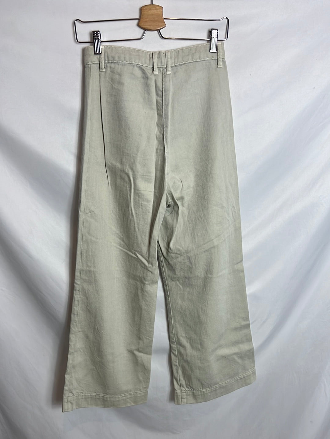 ZARA. Pantalón culotte color piedra. T 34