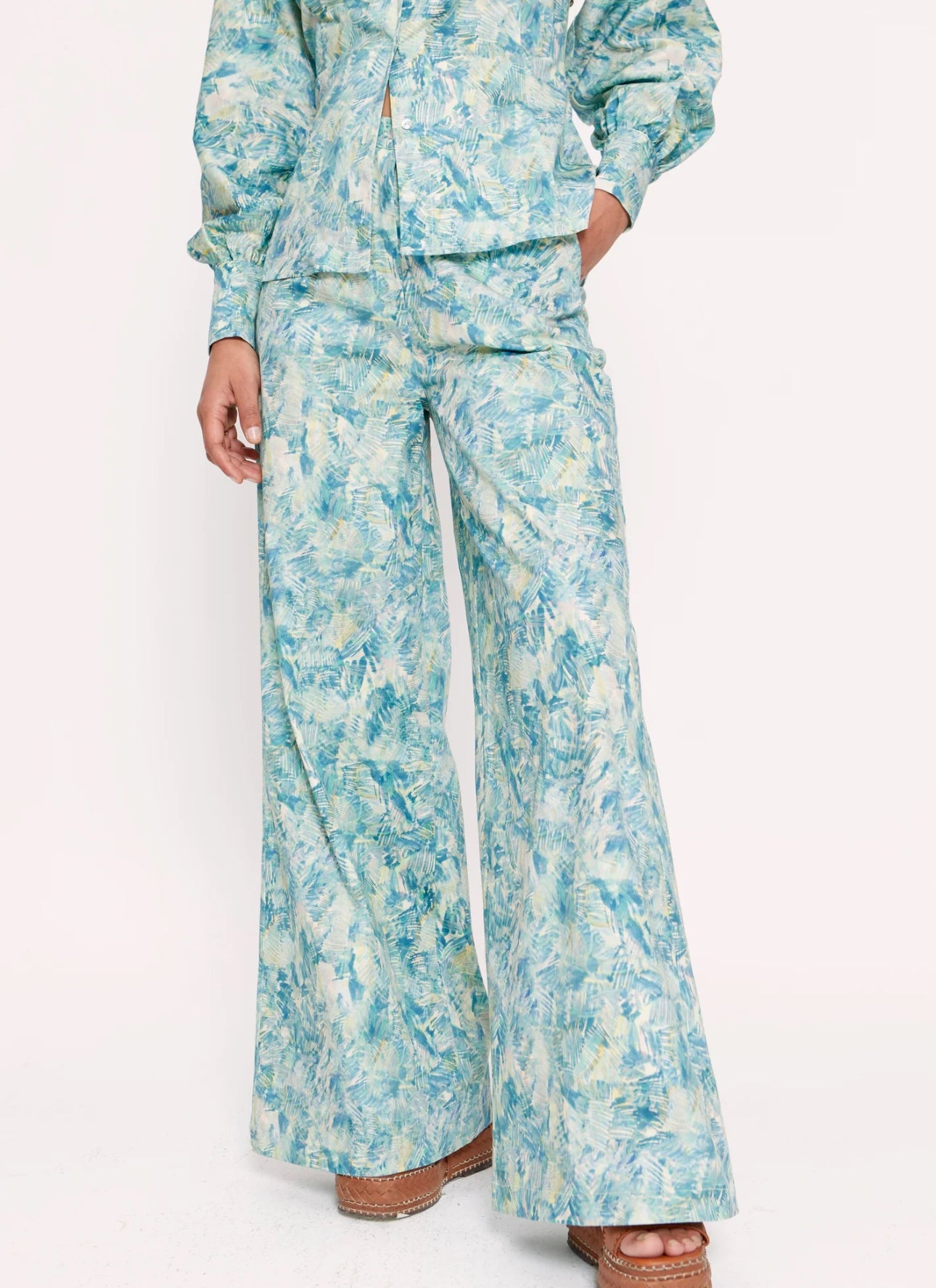 ROMUALDA. Pantalón estampado pata ancha