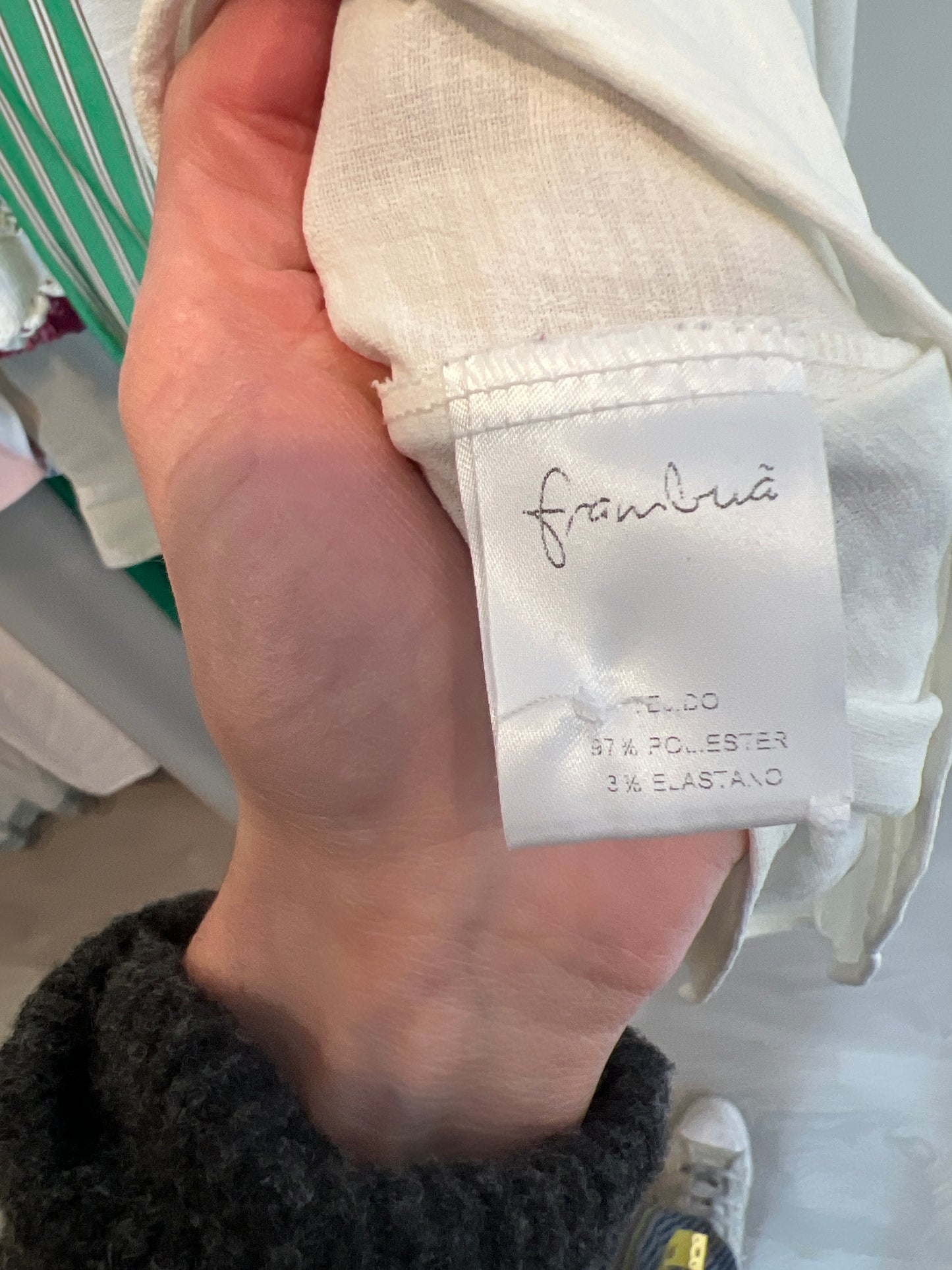 FRAMBUÁ. White flowing blouse Tm