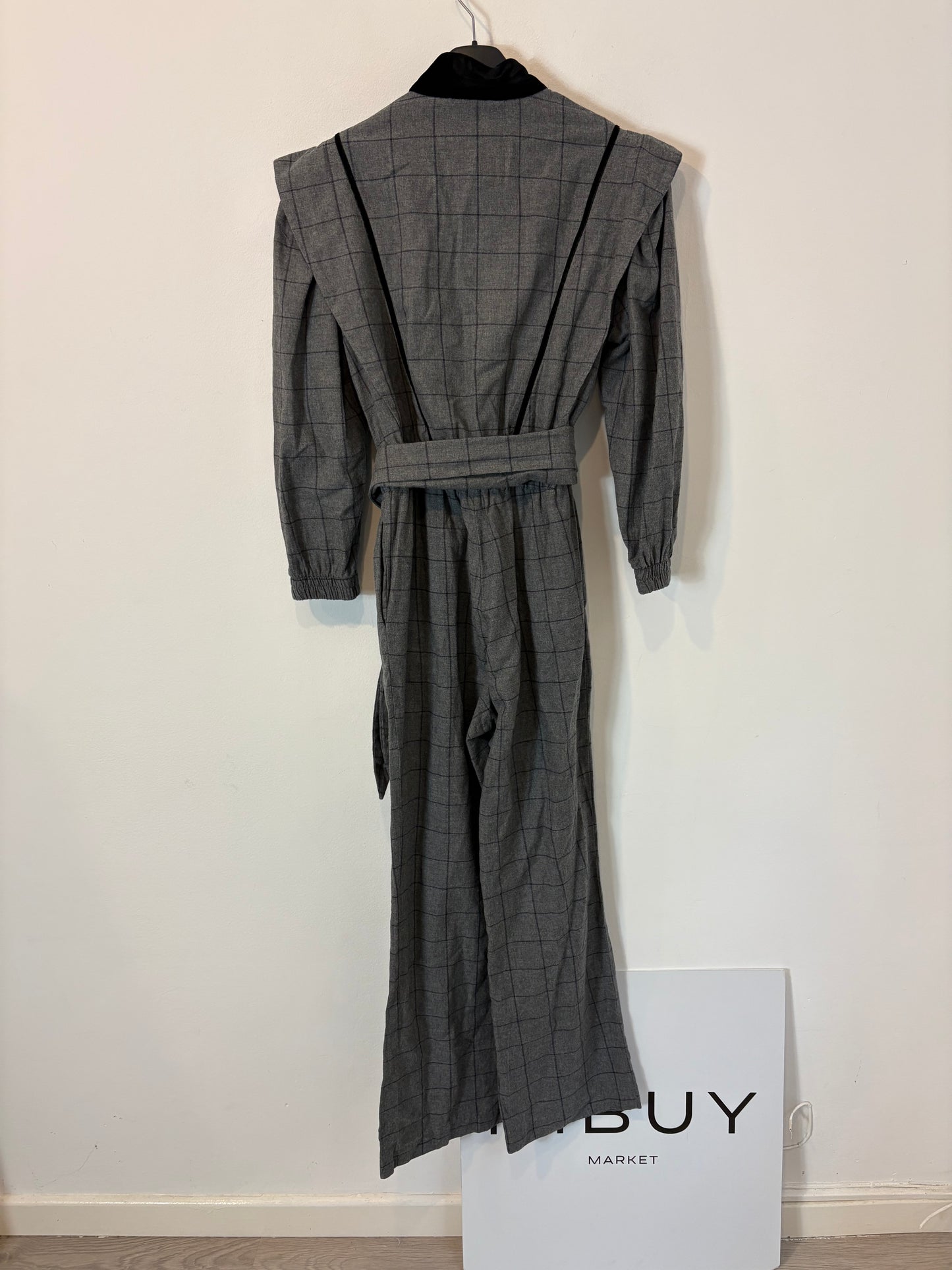 MARIETH. Grey velvet jumpsuit with removable sleeves.
