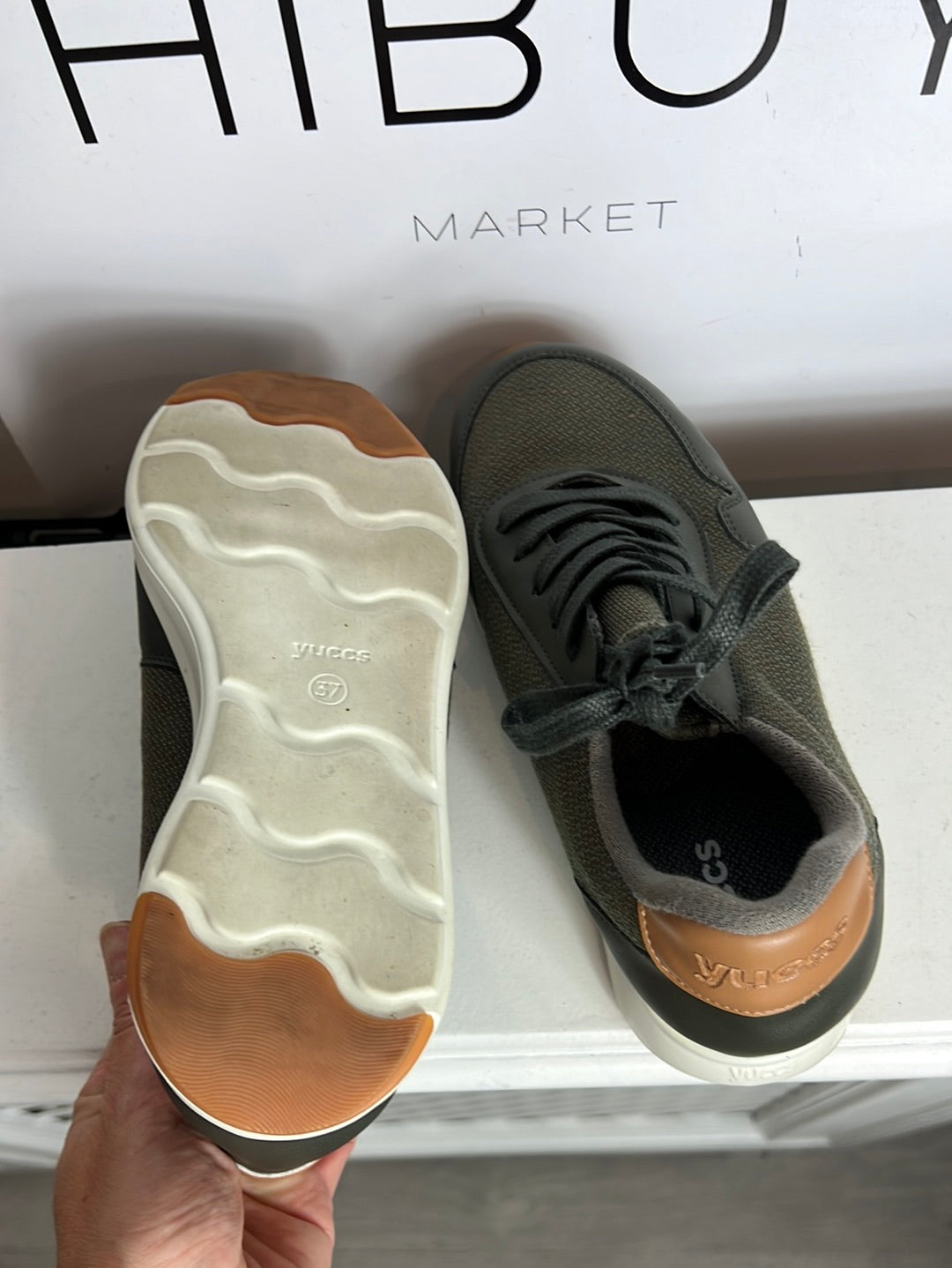 YUCCS. Zapatillas verde textura. T37