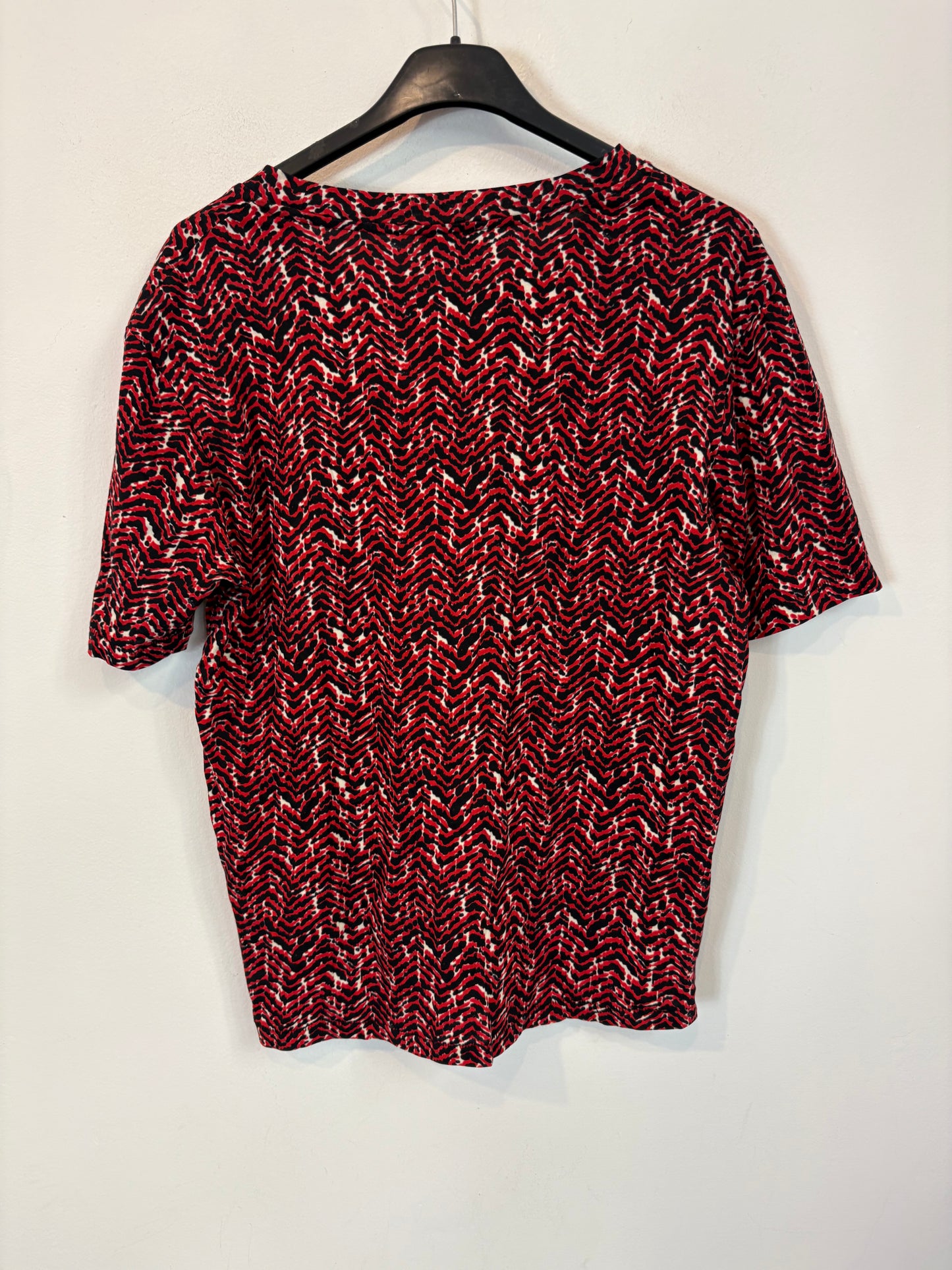 BIMBA Y LOLA. Printed Ts top