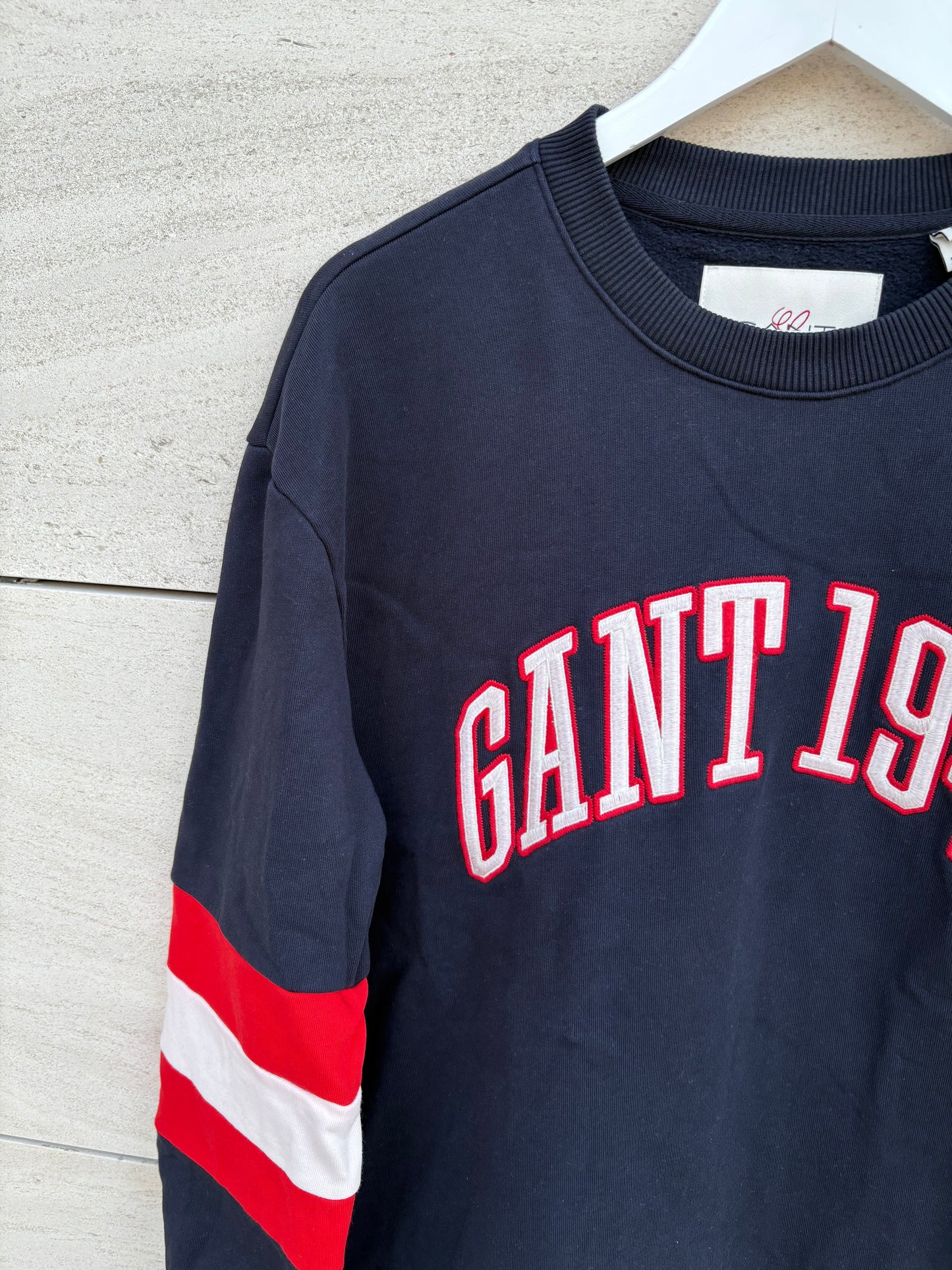 GANT. Sudadera azul logo. T M