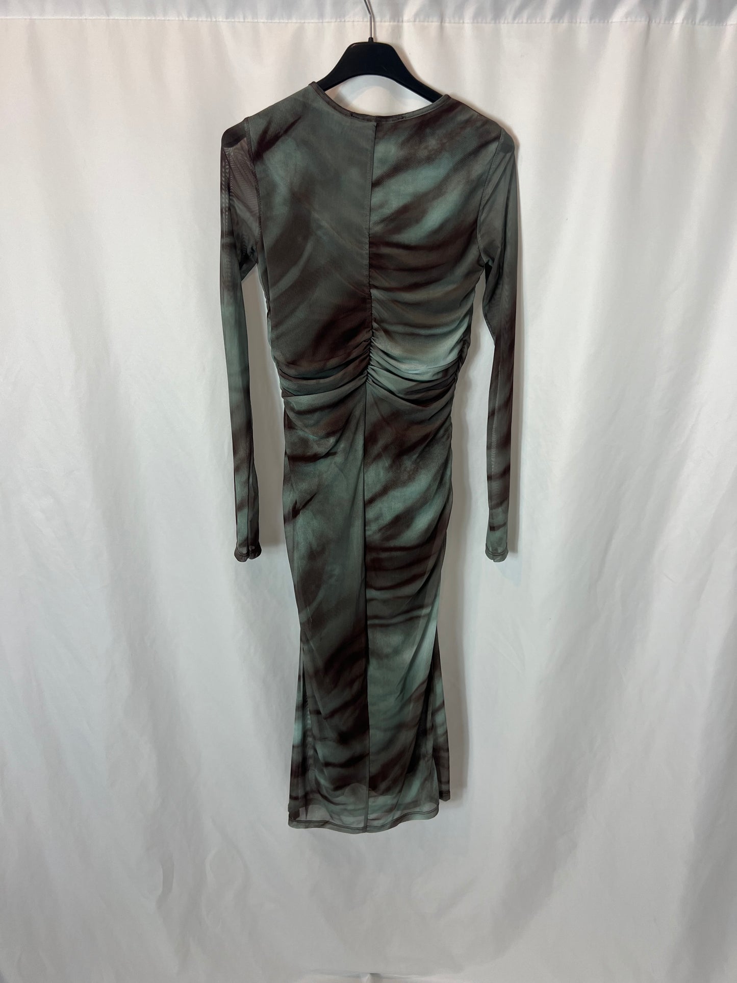 BERSHKA. Vestido fruncido verde T.xs