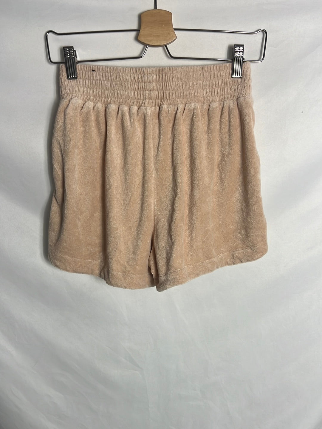 NIKE. Pantalón corto felpa. T S