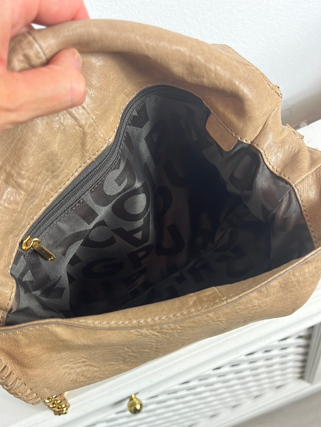 PURIFICACIÓN GARCIA. Bolso marrón piel piel textura(Tara)