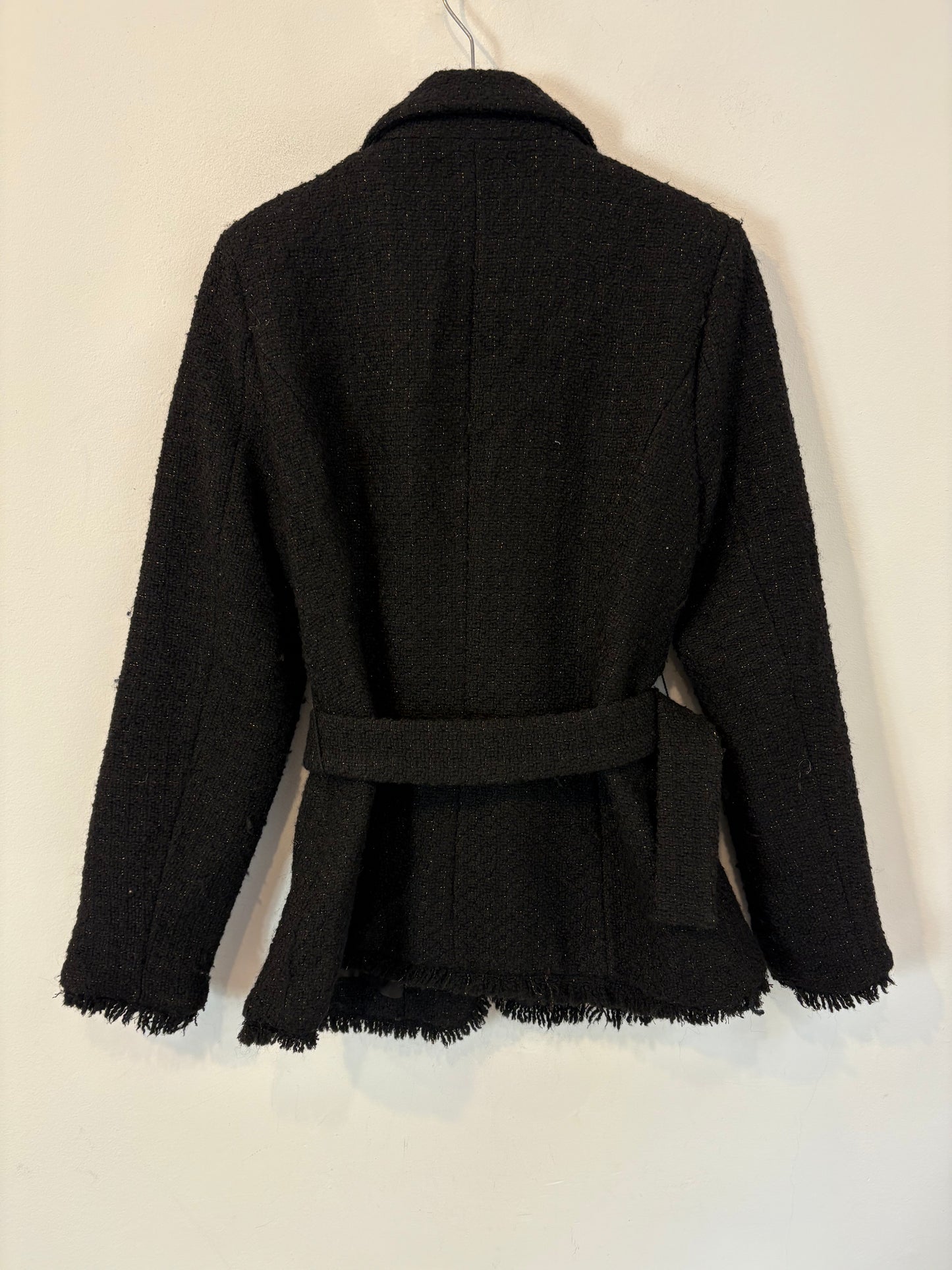 ALEXANDRA NEEL. Chaqueta tweed negra cinturón