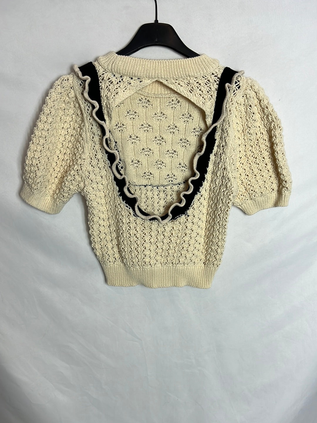 ZARA. Top corto calado beige y negro. T S