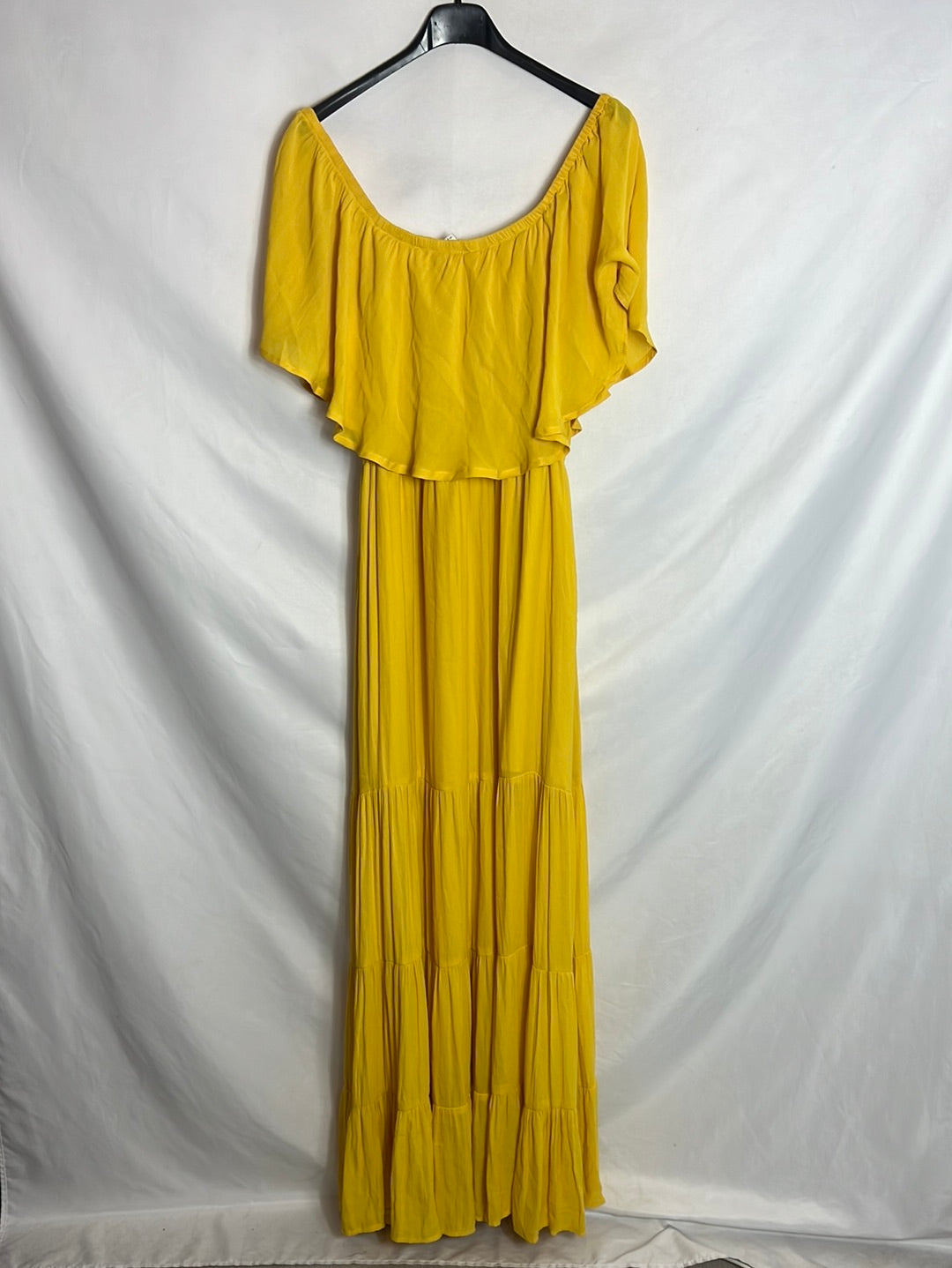 FOREVER 21. Flowy maxi dress. TM Hibuy market FOREVER 21. Flowy maxi dress. TM Hibuy market