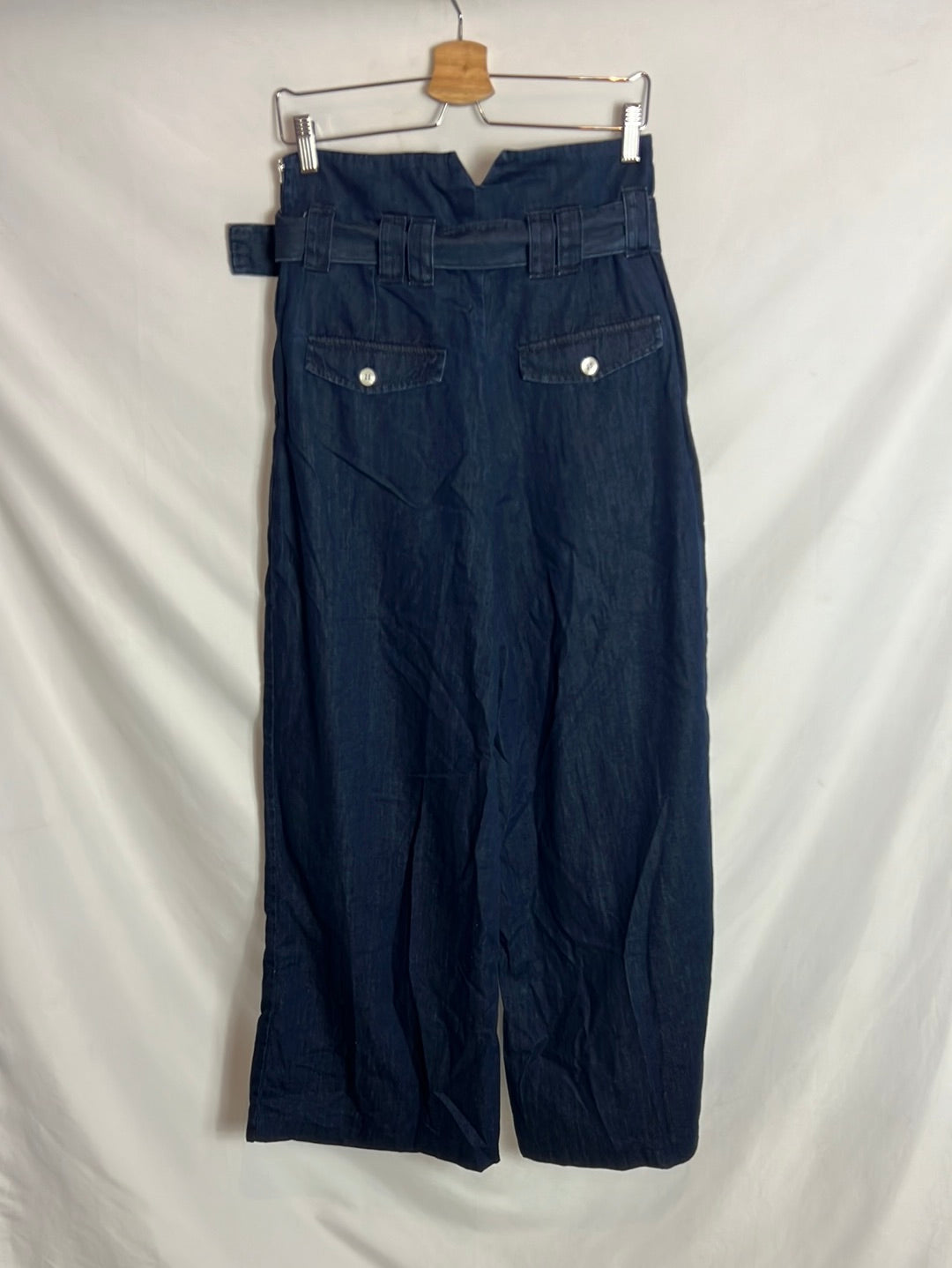 UTERQÜE. Pantalón vaquero pata ancha cinturón. T 44