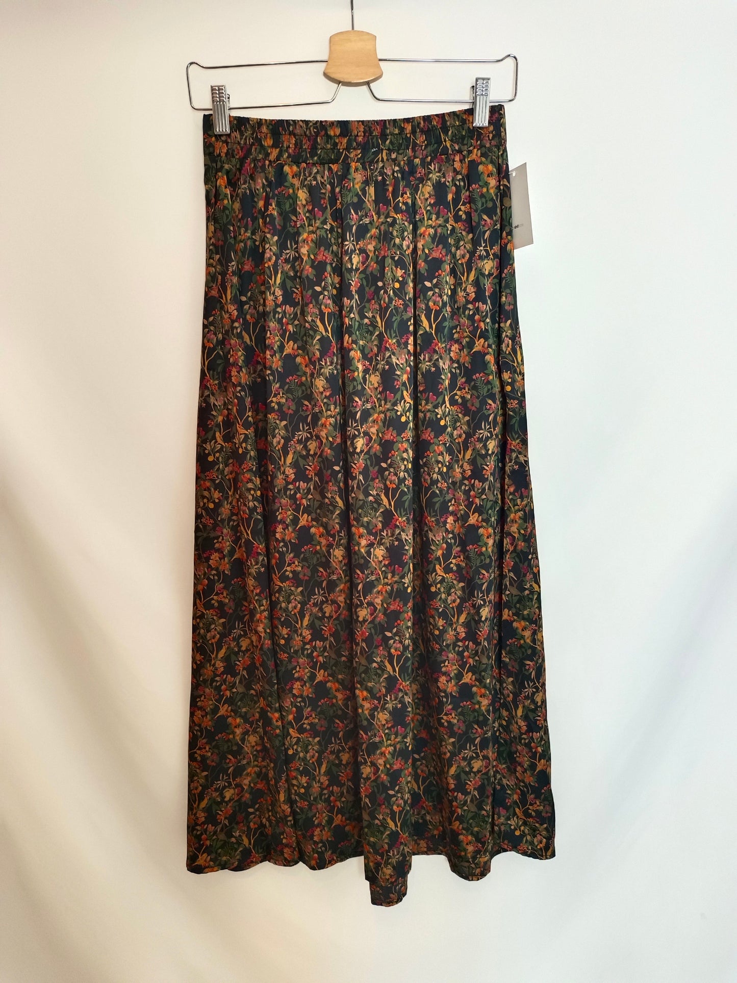 IN APRIL 1986. Floral midi skirt Ts/m