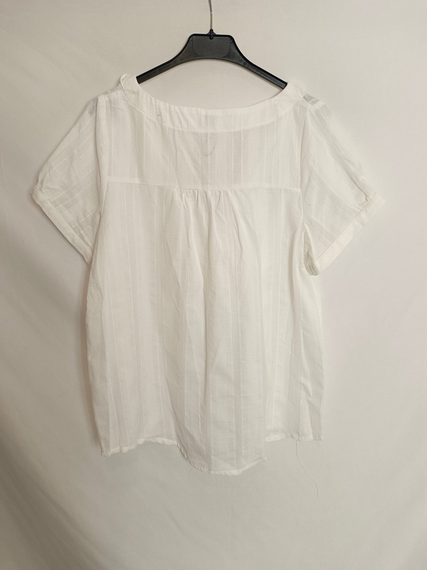 MAROGUA. White short-sleeved blouse Ts