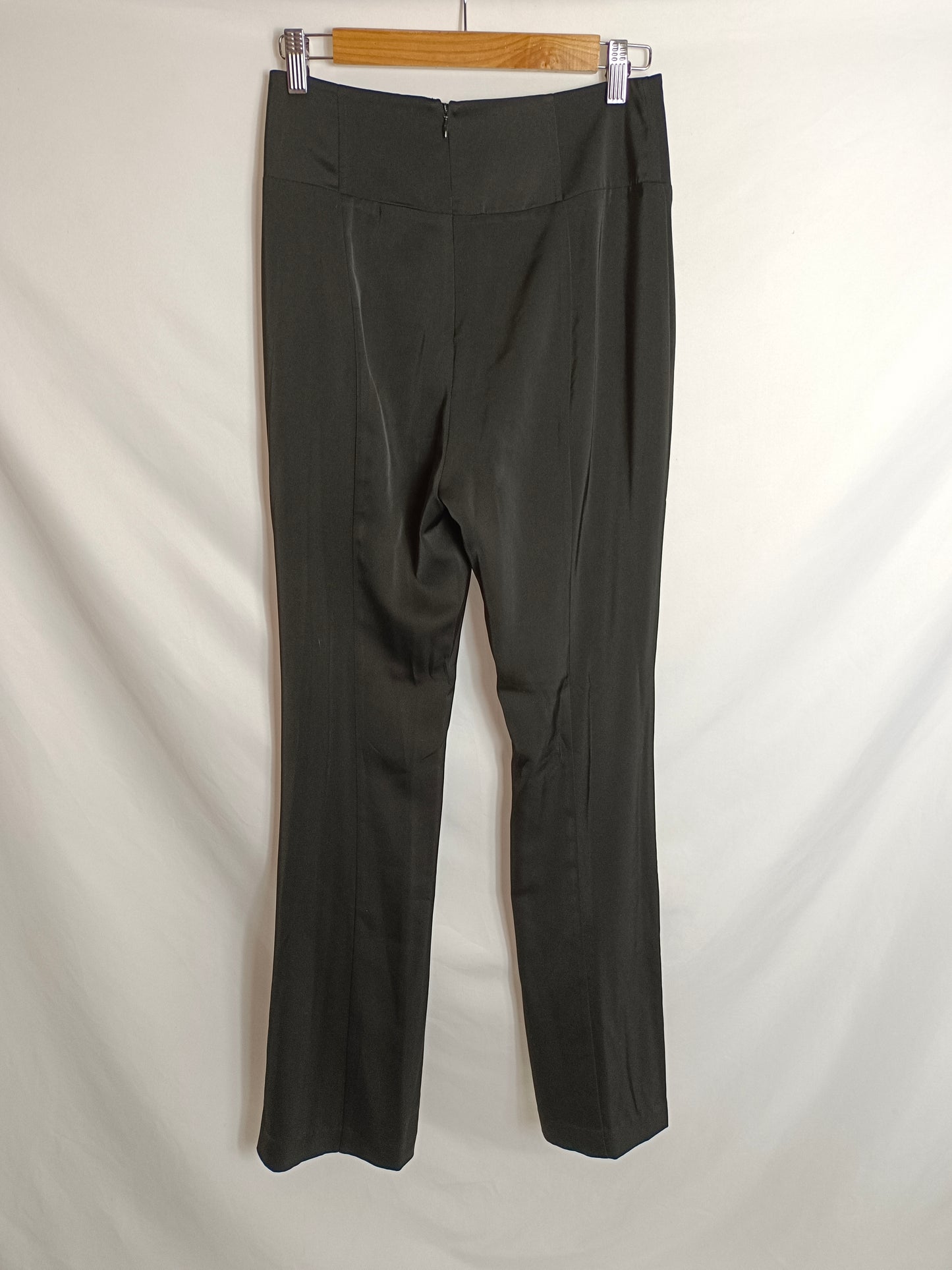 NBD. Pantalón negro apertura T.S