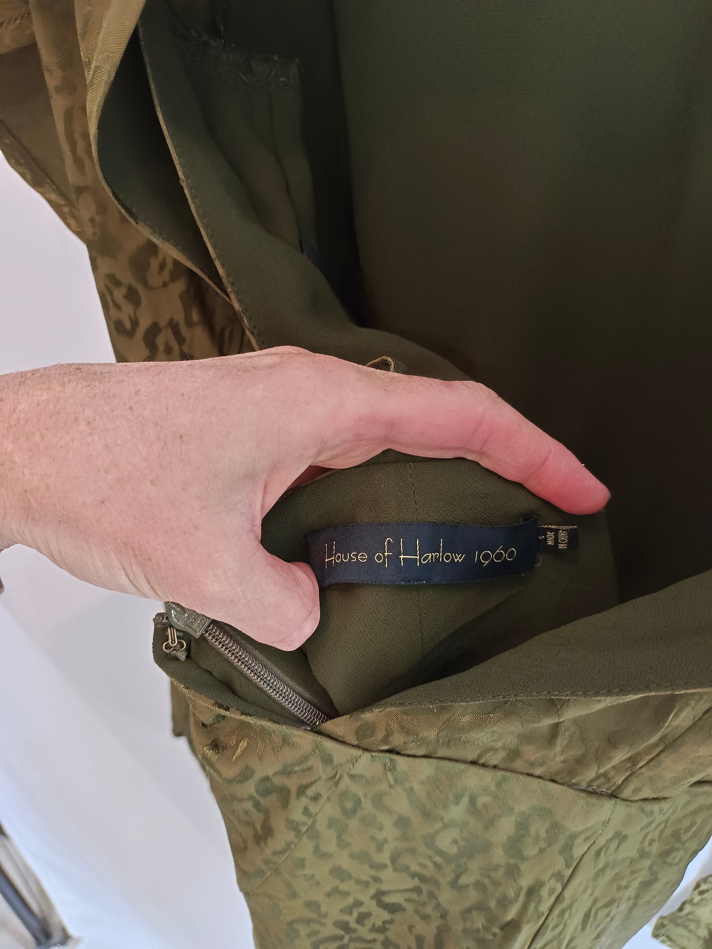 HOUSE OF HARLOW 1960. Vestido verde print T.S