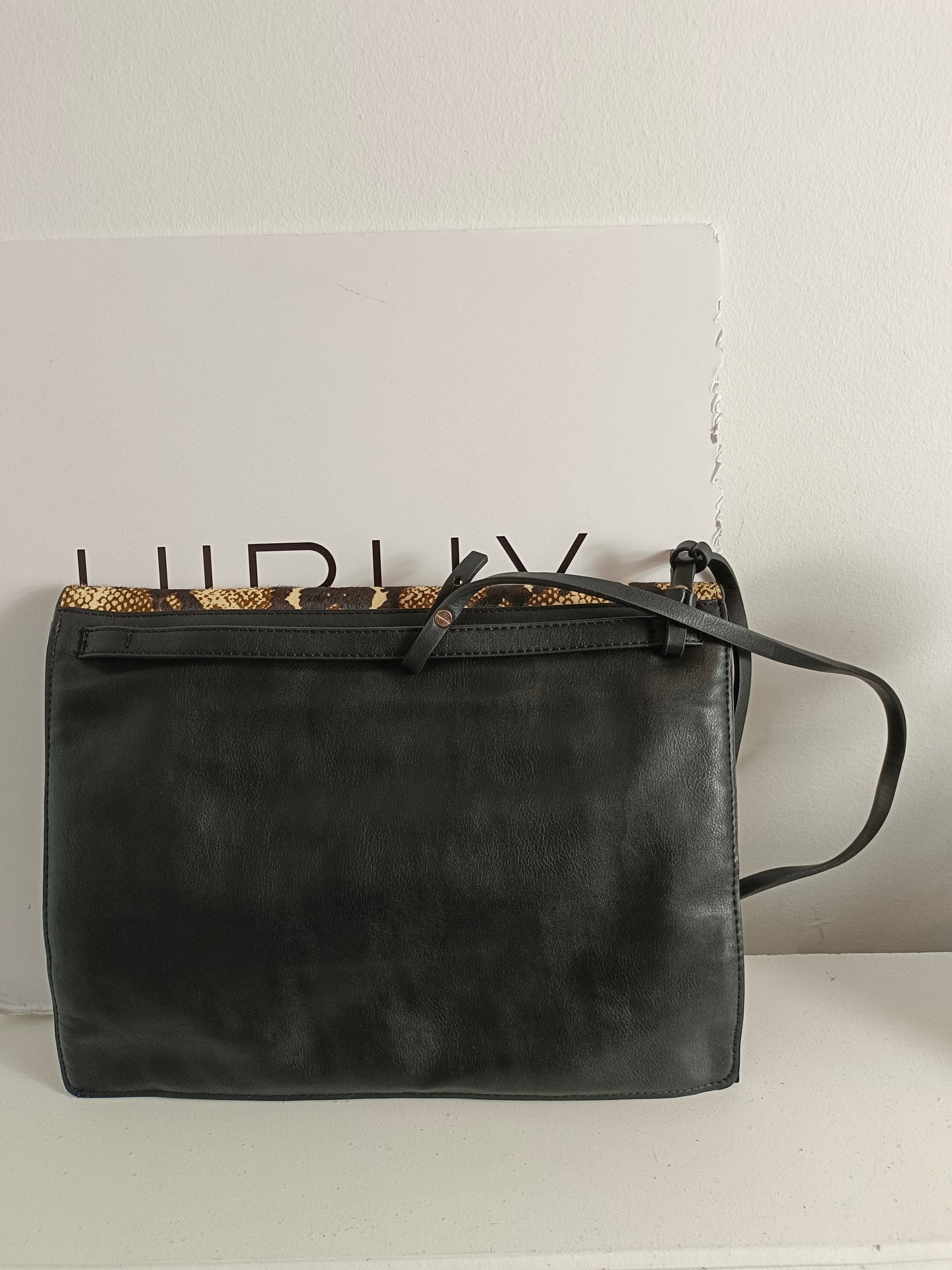 ZARA. Bolso piel print