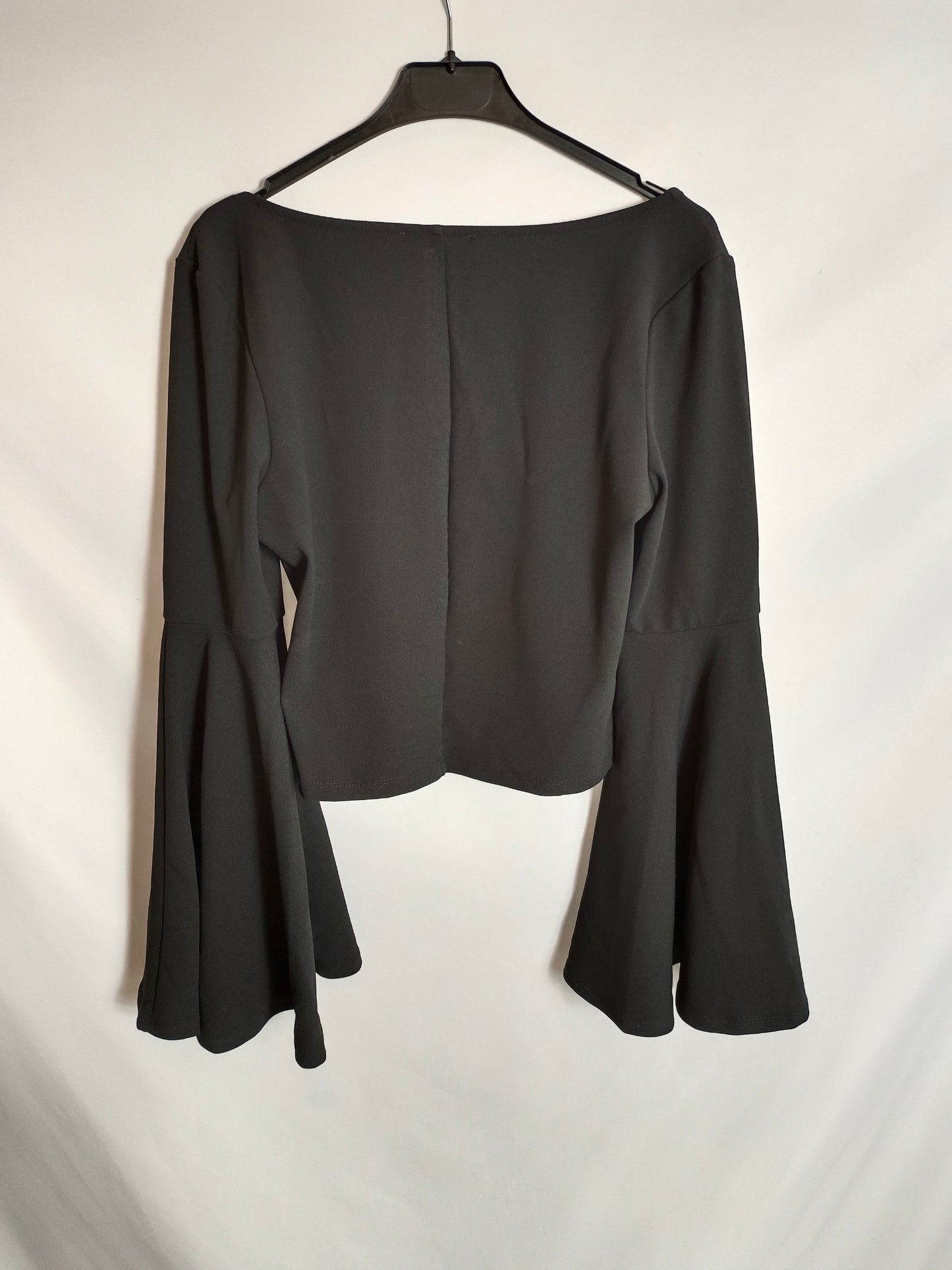 ZARA. Top negro mangas acampanadas T.m