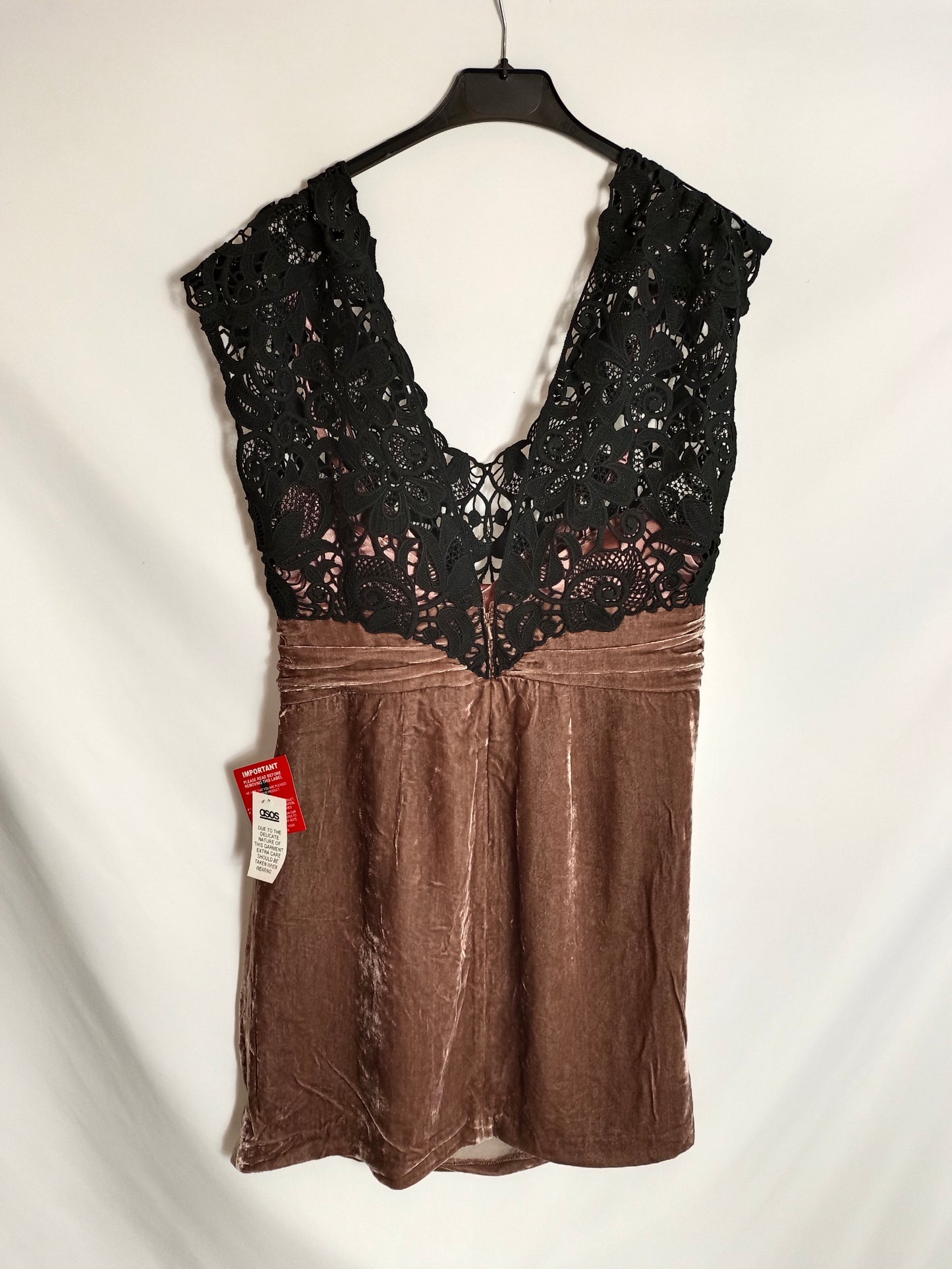 ASOS. Vestido doble textura T.40