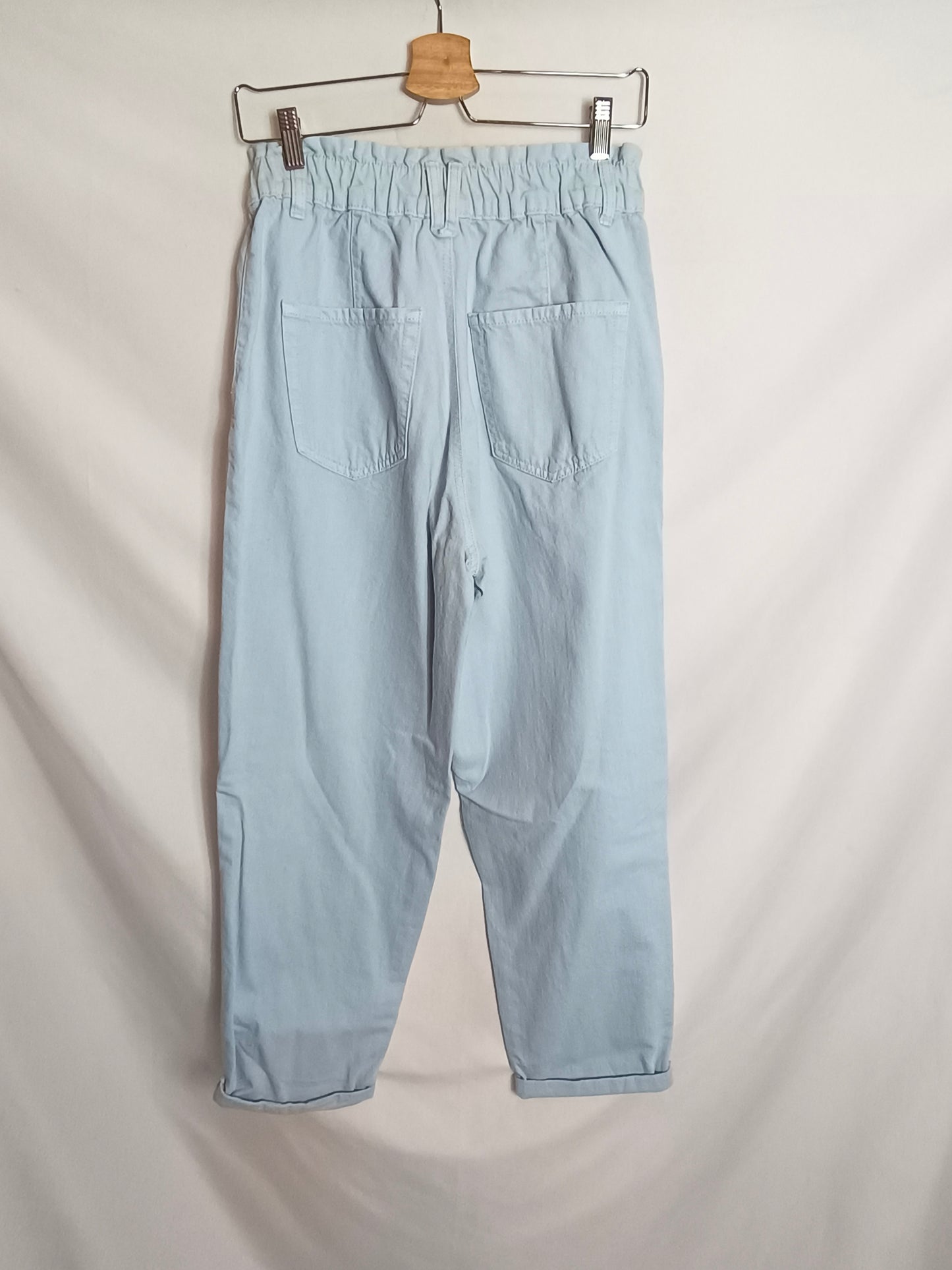 STRAVIDARIUS. Pantalón celeste slouchy T.m