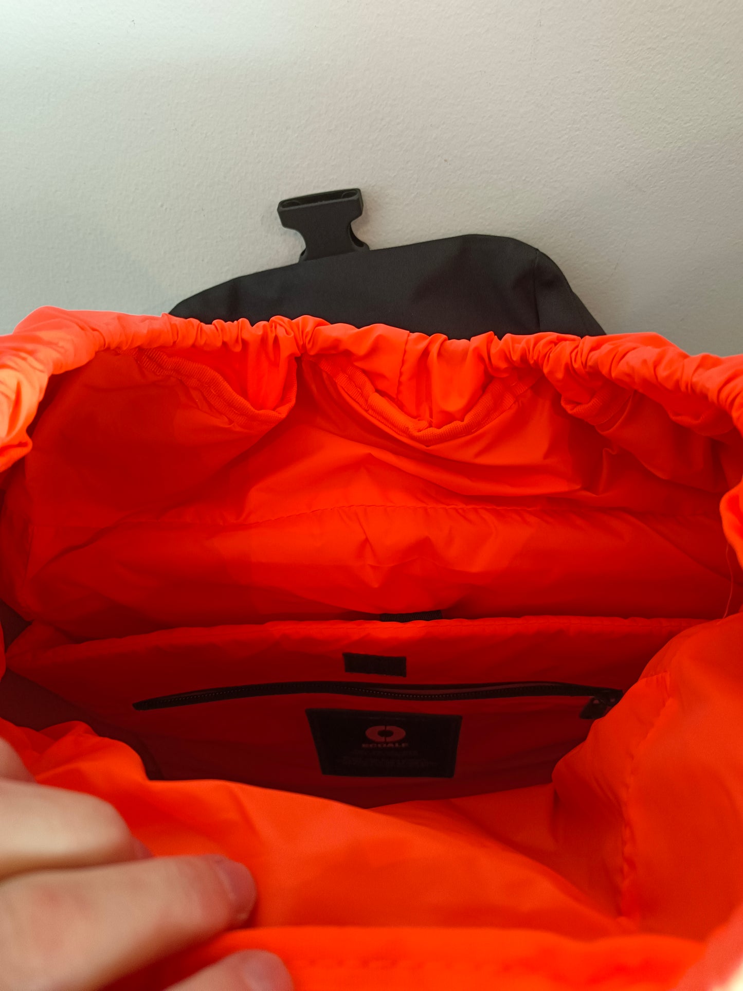 ECOALF. Mochila negra