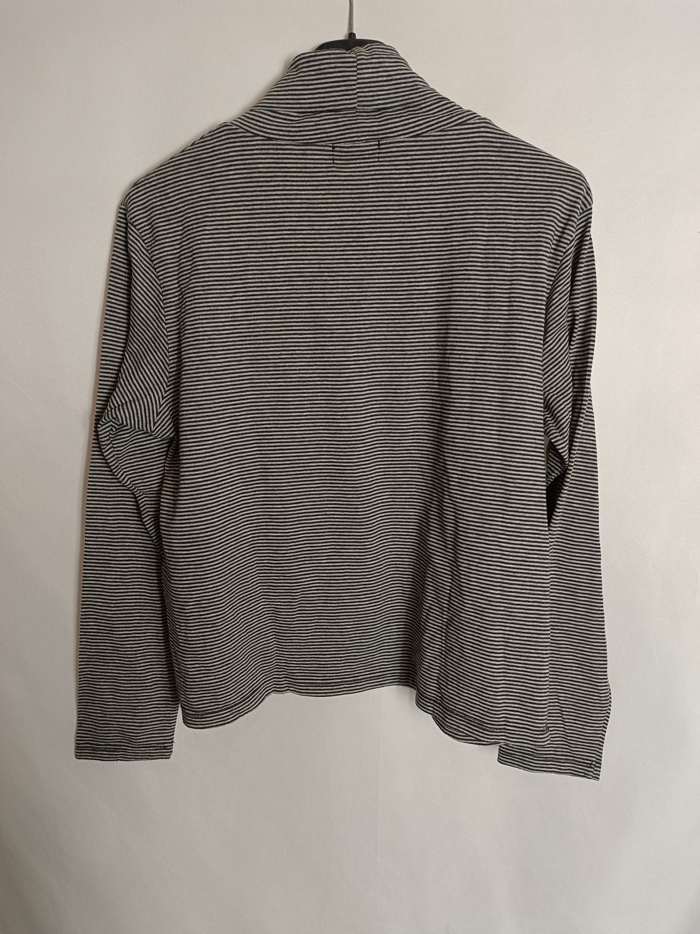 RENATTA&GO. Top rayas gris y negro T.L(S)